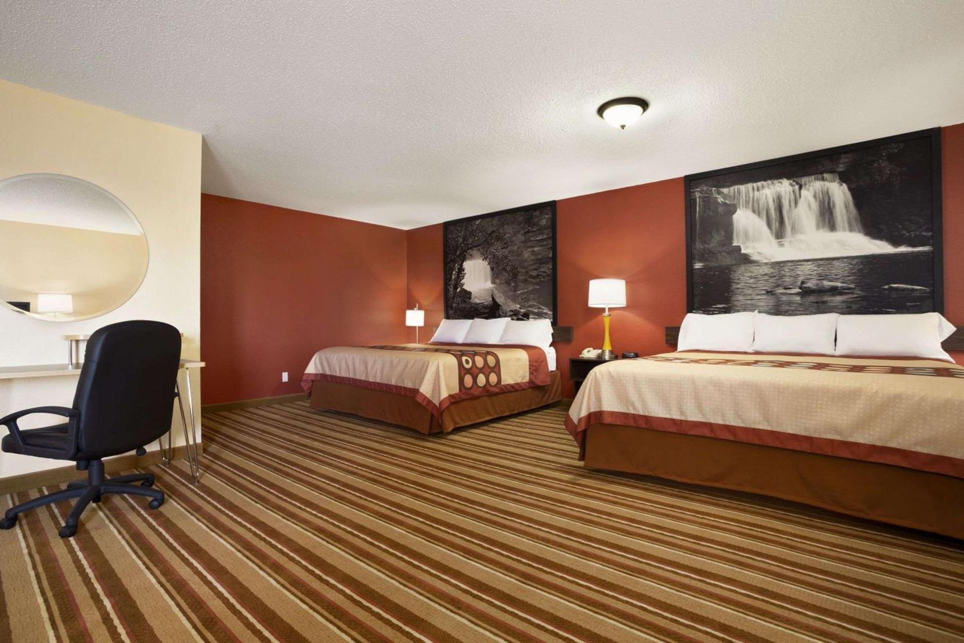 Super 8 by Wyndham Mattoon photo 24