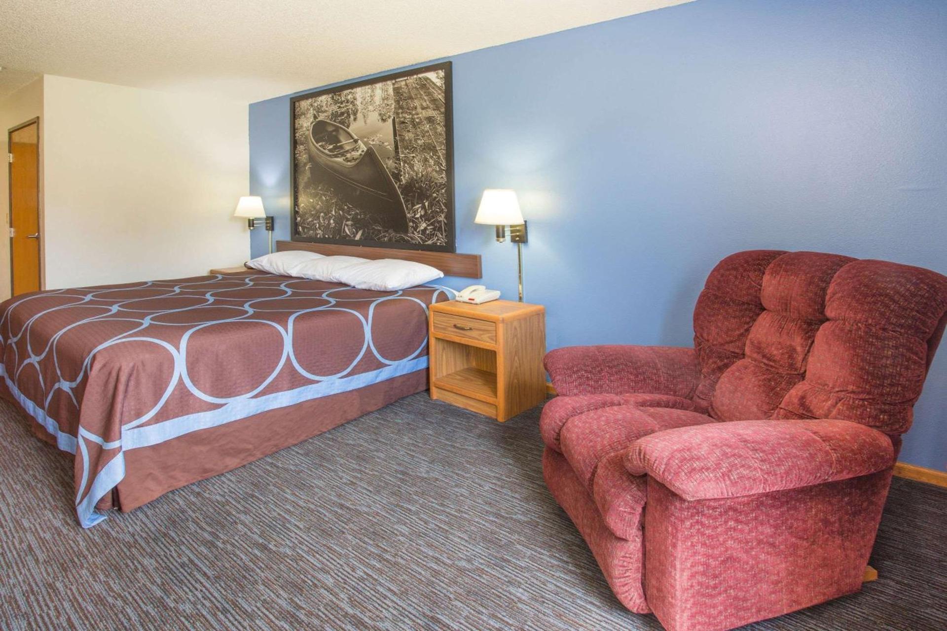 Super 8 by Wyndham Monmouth IL photo 10