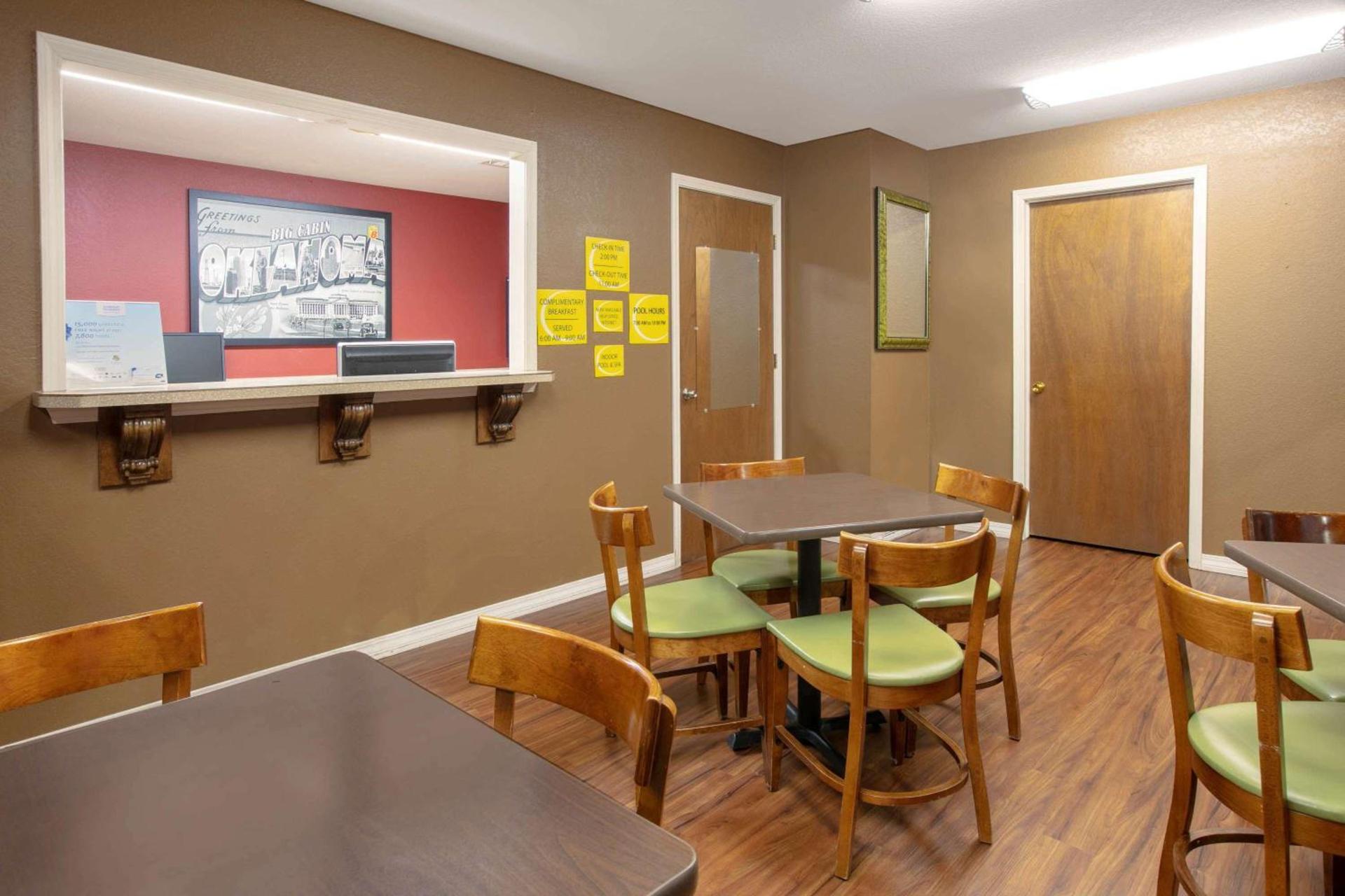 Super 8 by Wyndham Big Cabin/Vinita Area photo 7