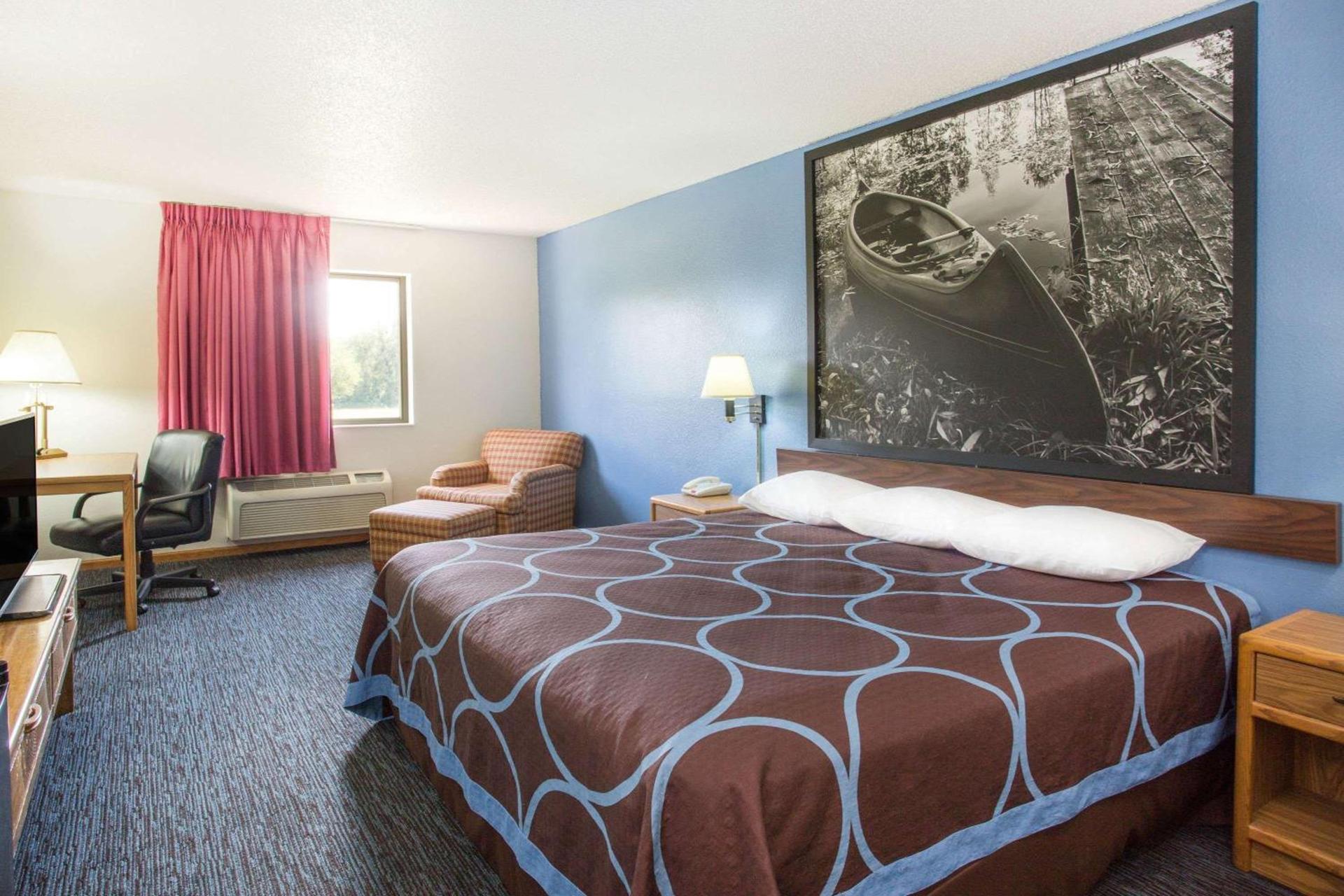 Super 8 by Wyndham Monmouth IL photo 6
