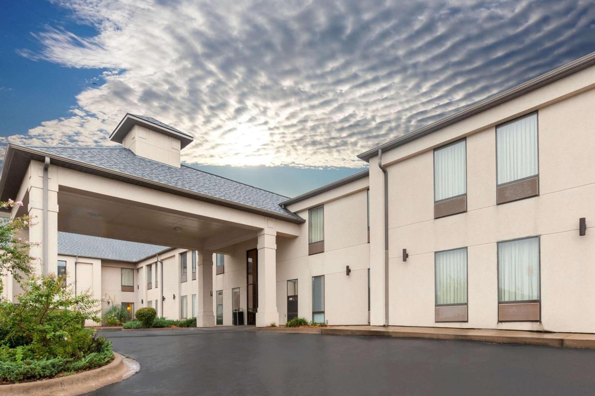 Super 8 by Wyndham Conway — hotel in Conway