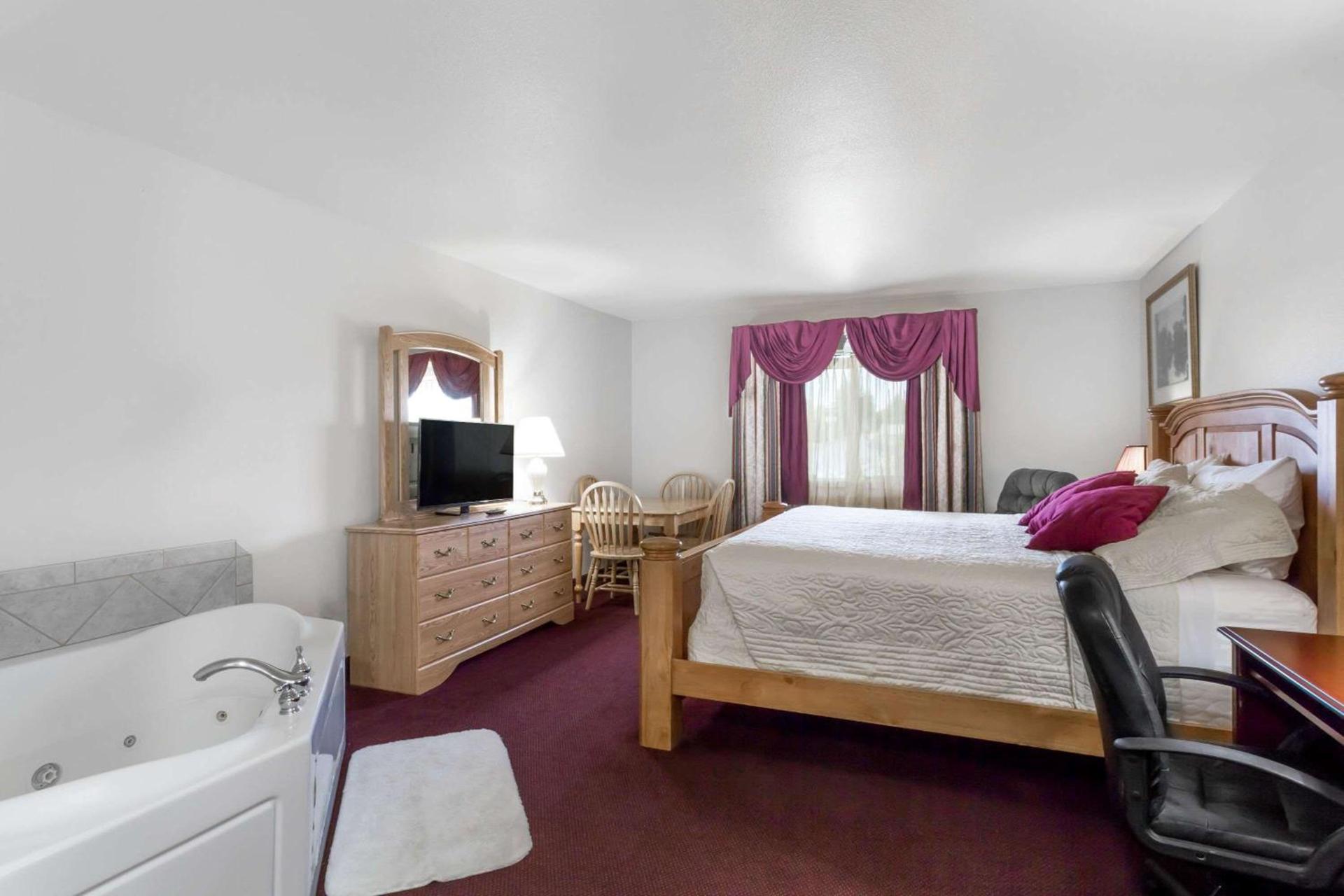 Super 8 by Wyndham Rexburg photo 7