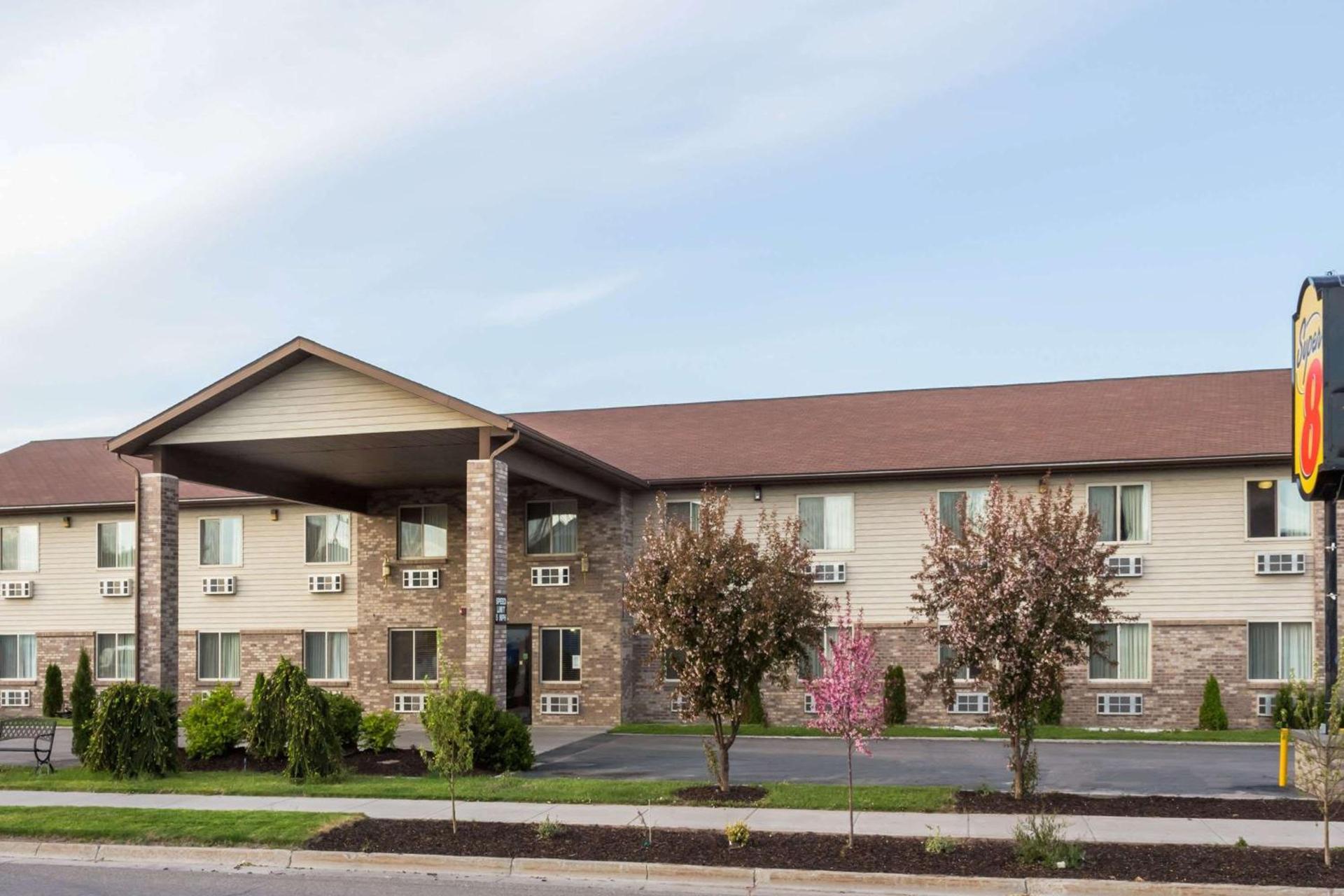 Super 8 by Wyndham Rexburg photo 2