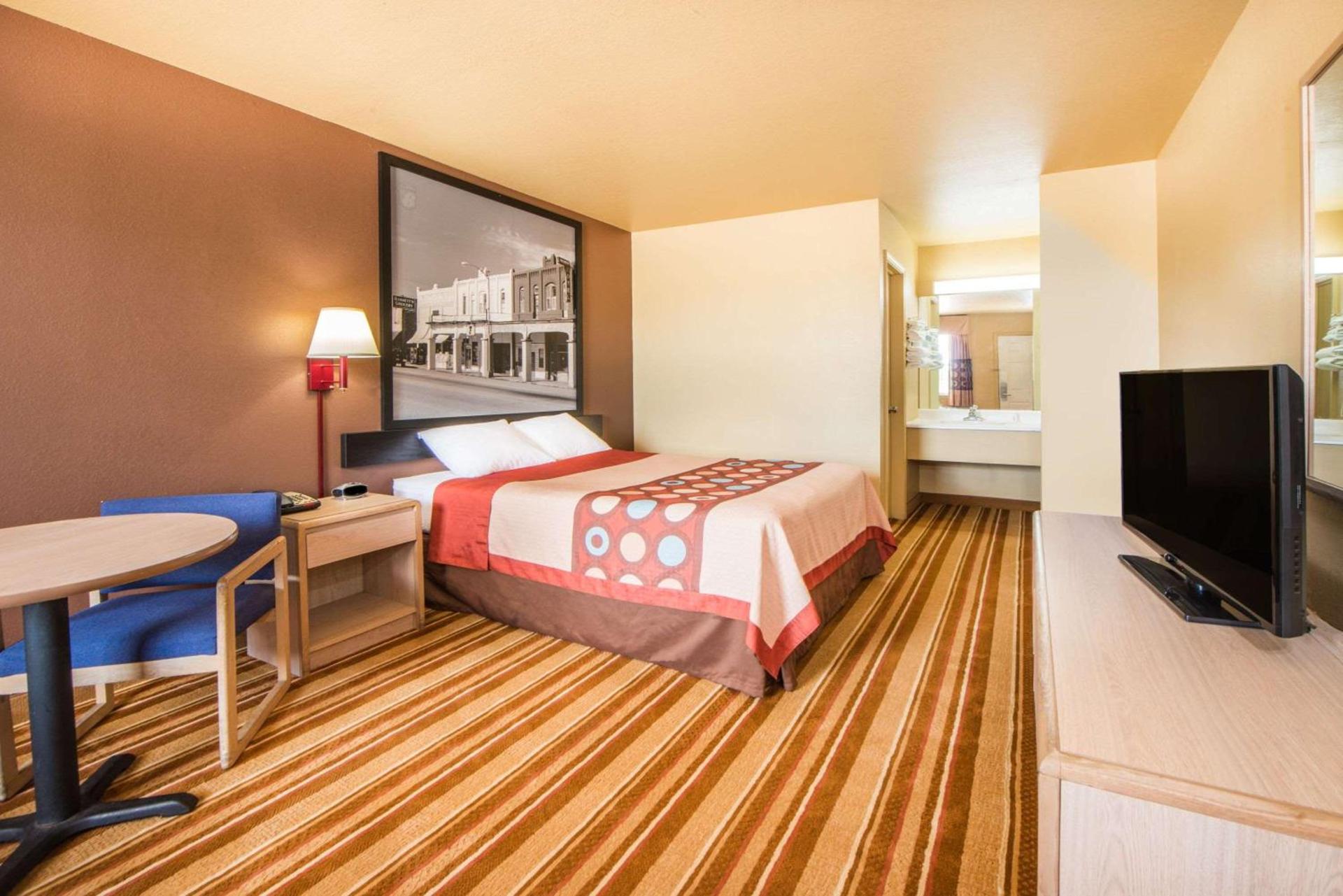 Super 8 by Wyndham Big Cabin/Vinita Area photo 8