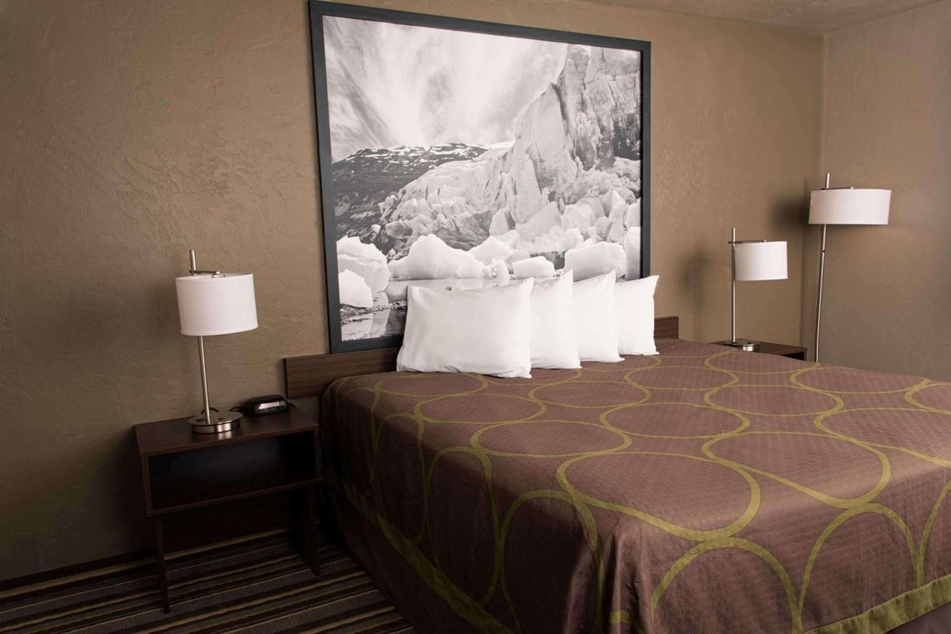 Super 8 by Wyndham Juneau photo 11