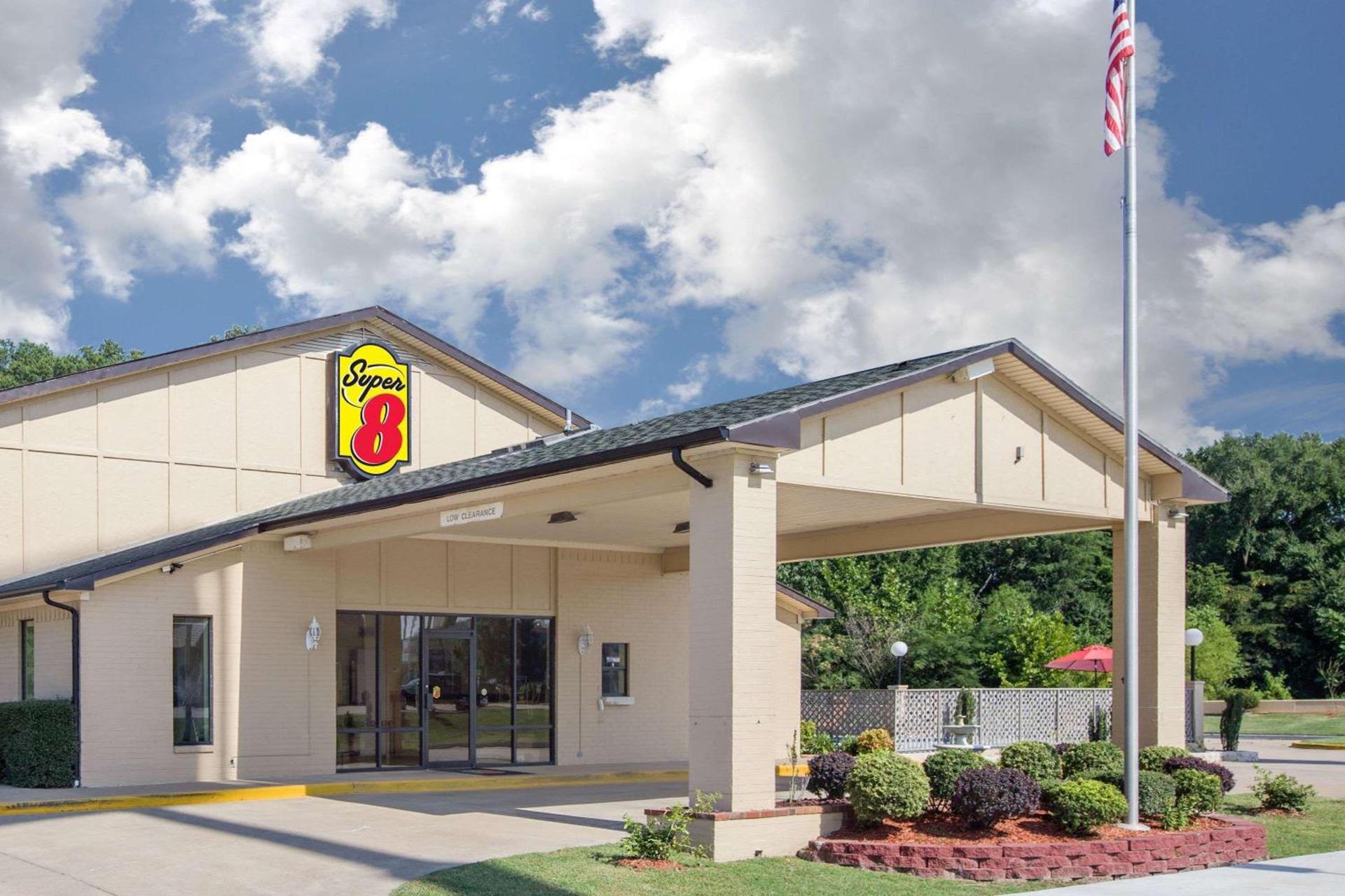 Super 8 by Wyndham Clarksville AR — hotel in Clarksville
