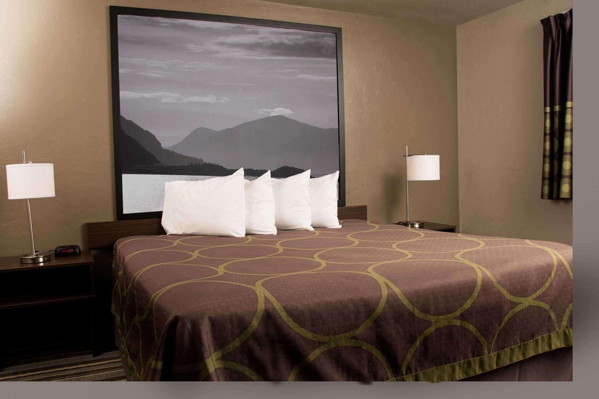 Super 8 by Wyndham Juneau photo 12