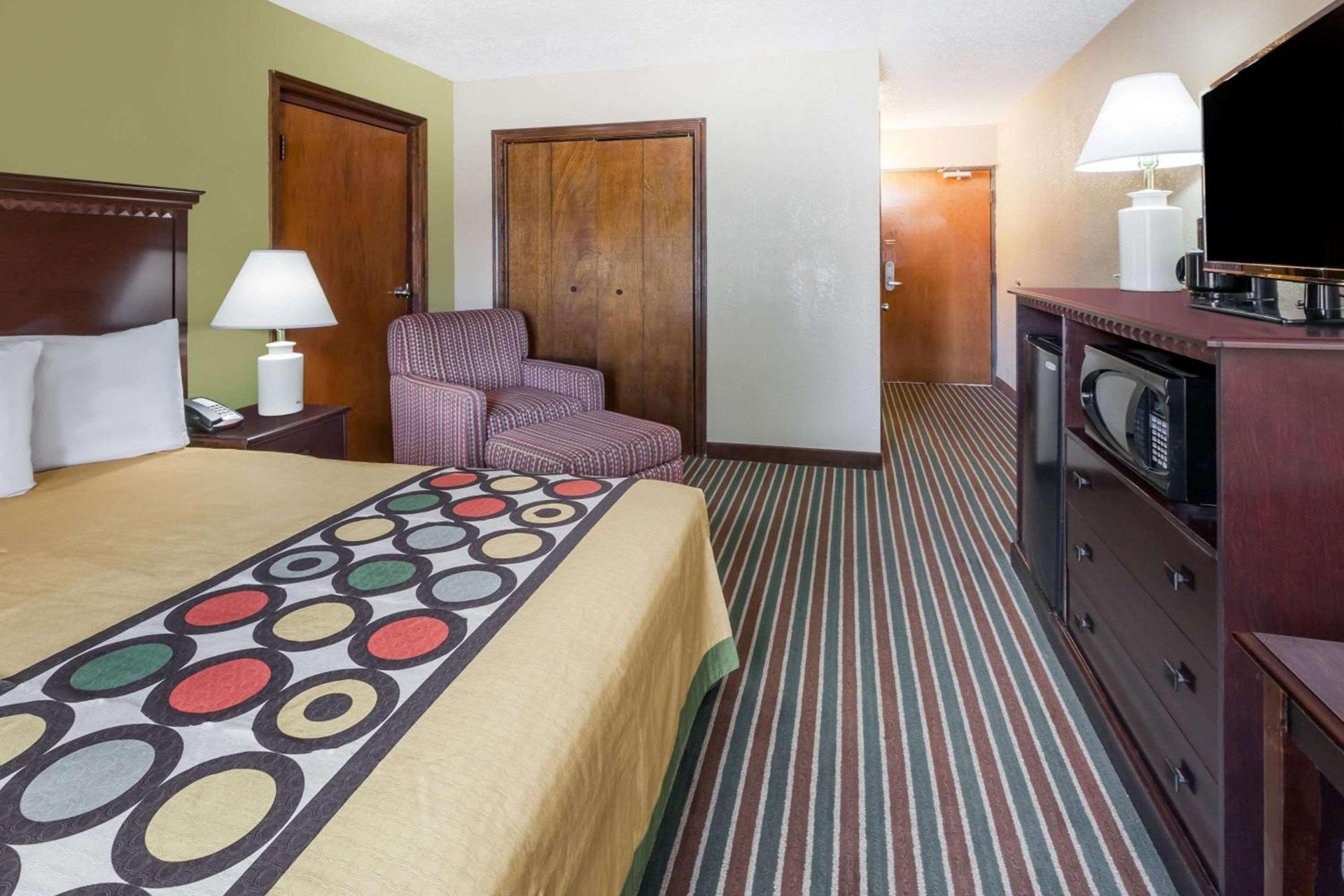 Super 8 by Wyndham Harrison AR photo 22