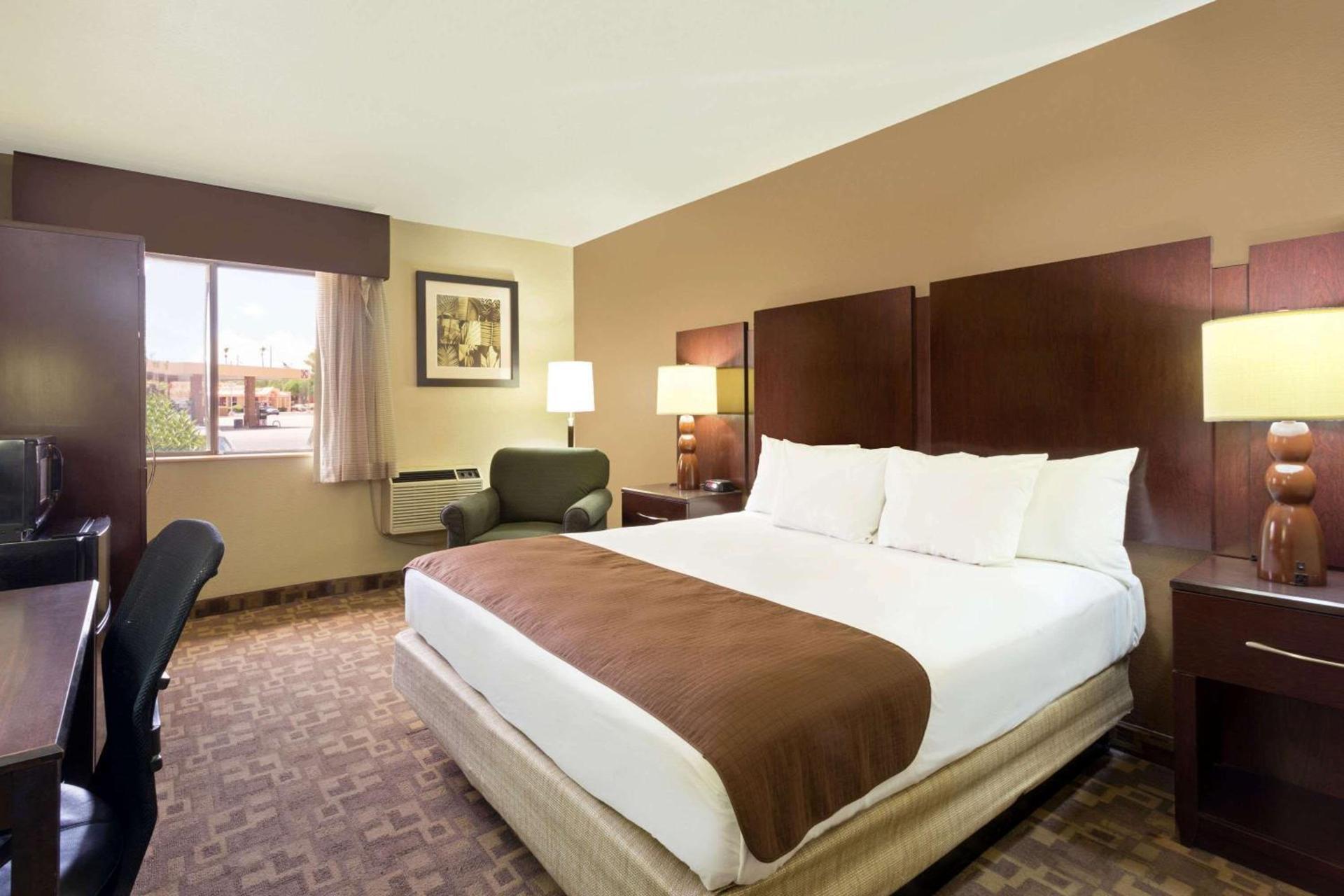 Rodeway Inn & Suites Chandler - Phoenix South I-10 photo 7
