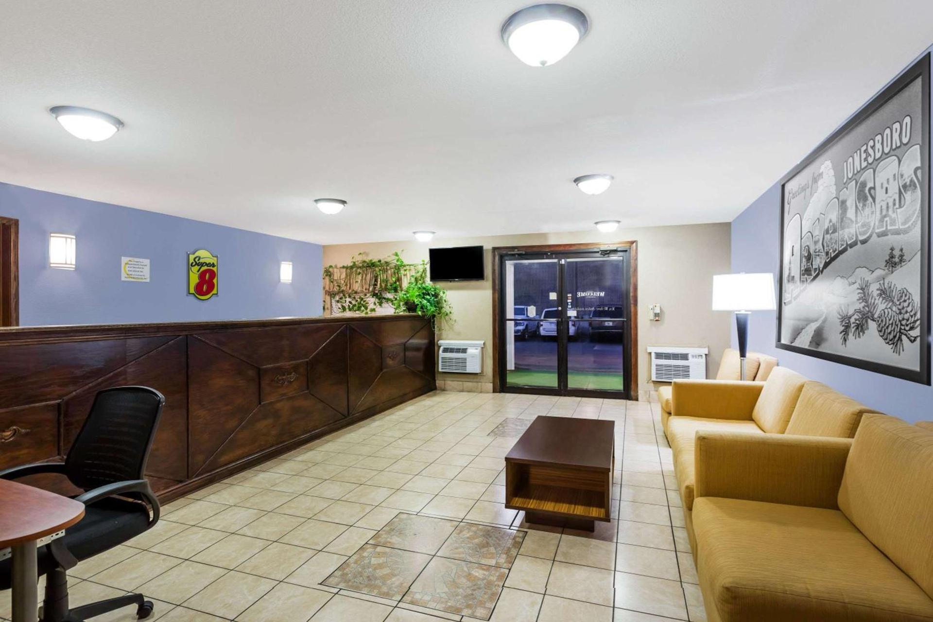 Super 8 by Wyndham Jonesboro photo 6