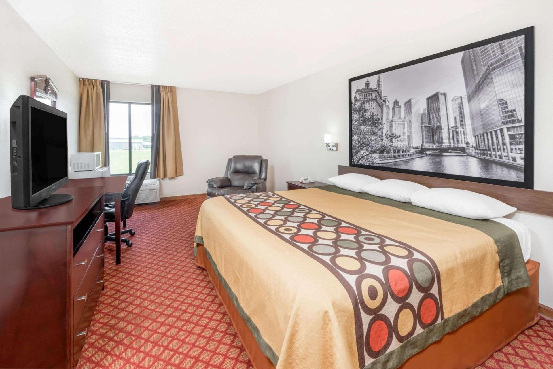 Super 8 by Wyndham Marshall photo 12