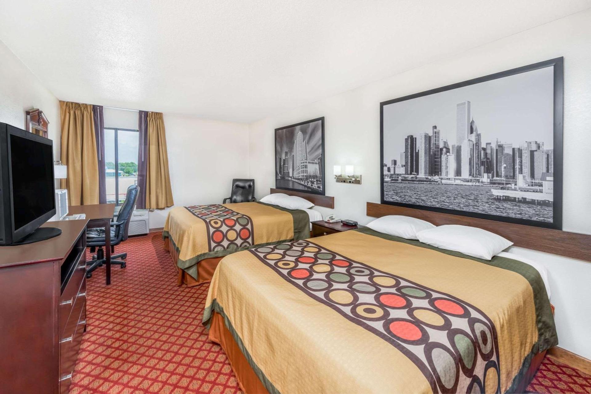 Super 8 by Wyndham Marshall photo 8