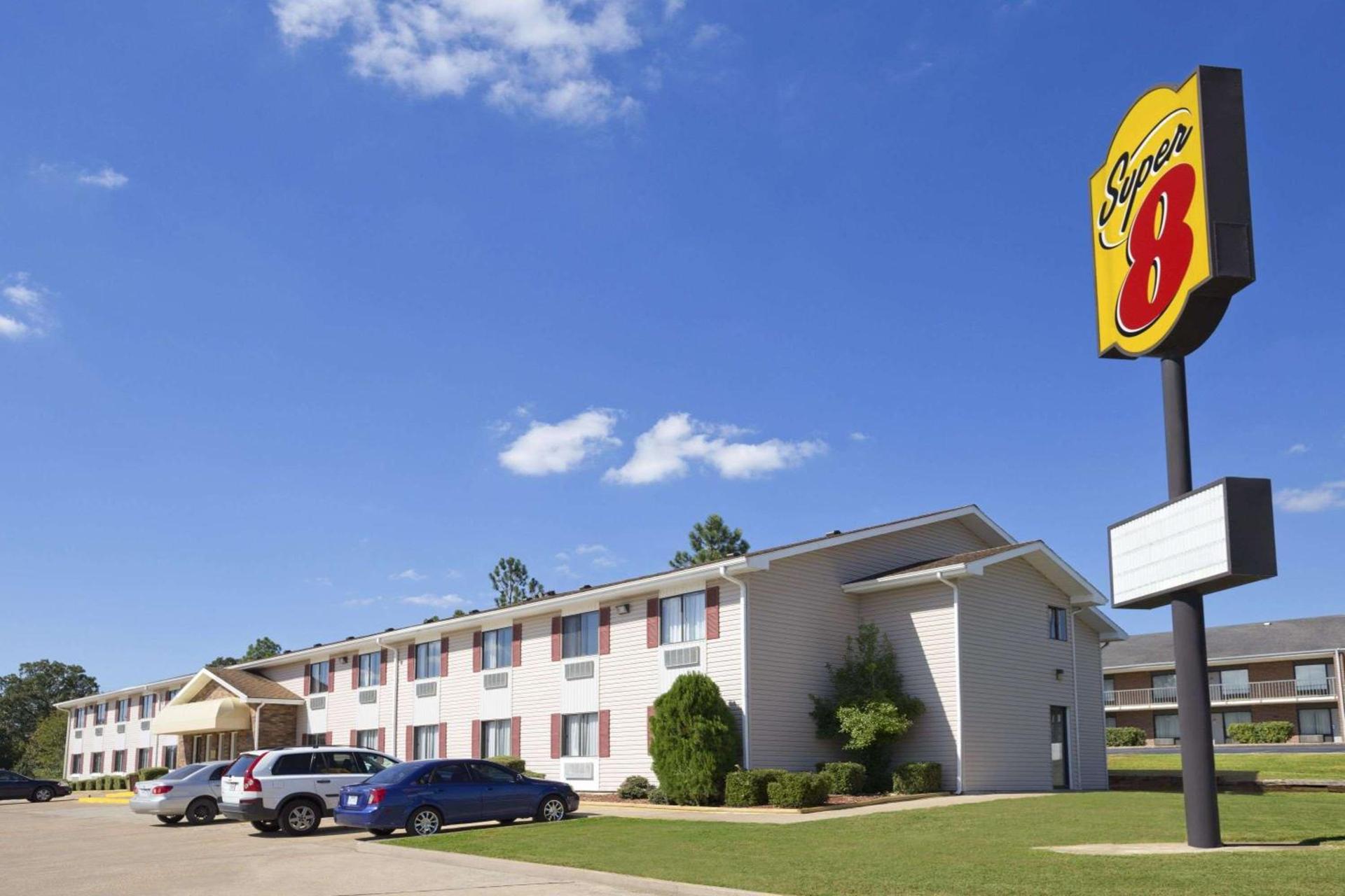 Super 8 by Wyndham Batesville — hotel in Batesville