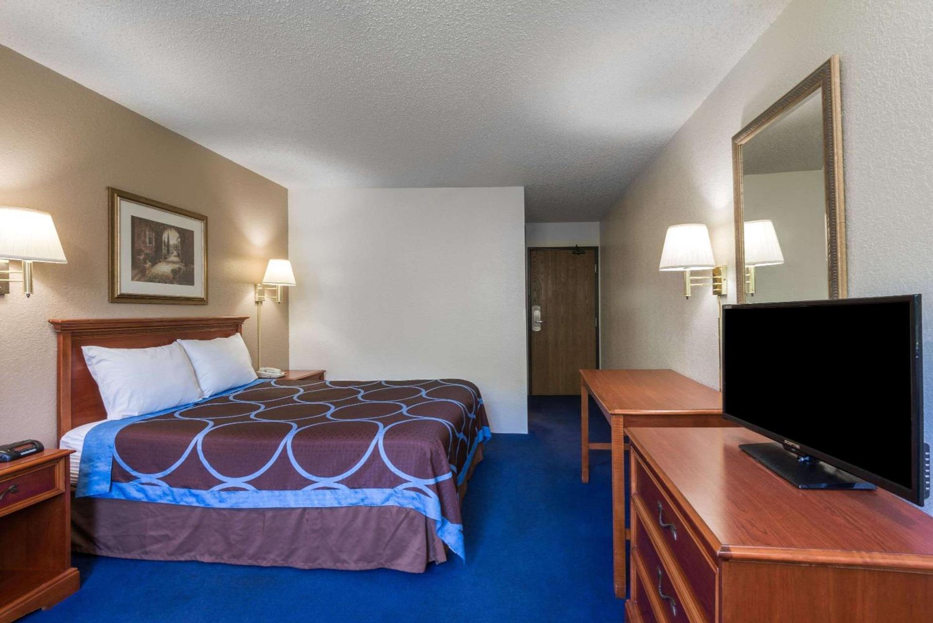 Rodeway Inn Delmont photo 10