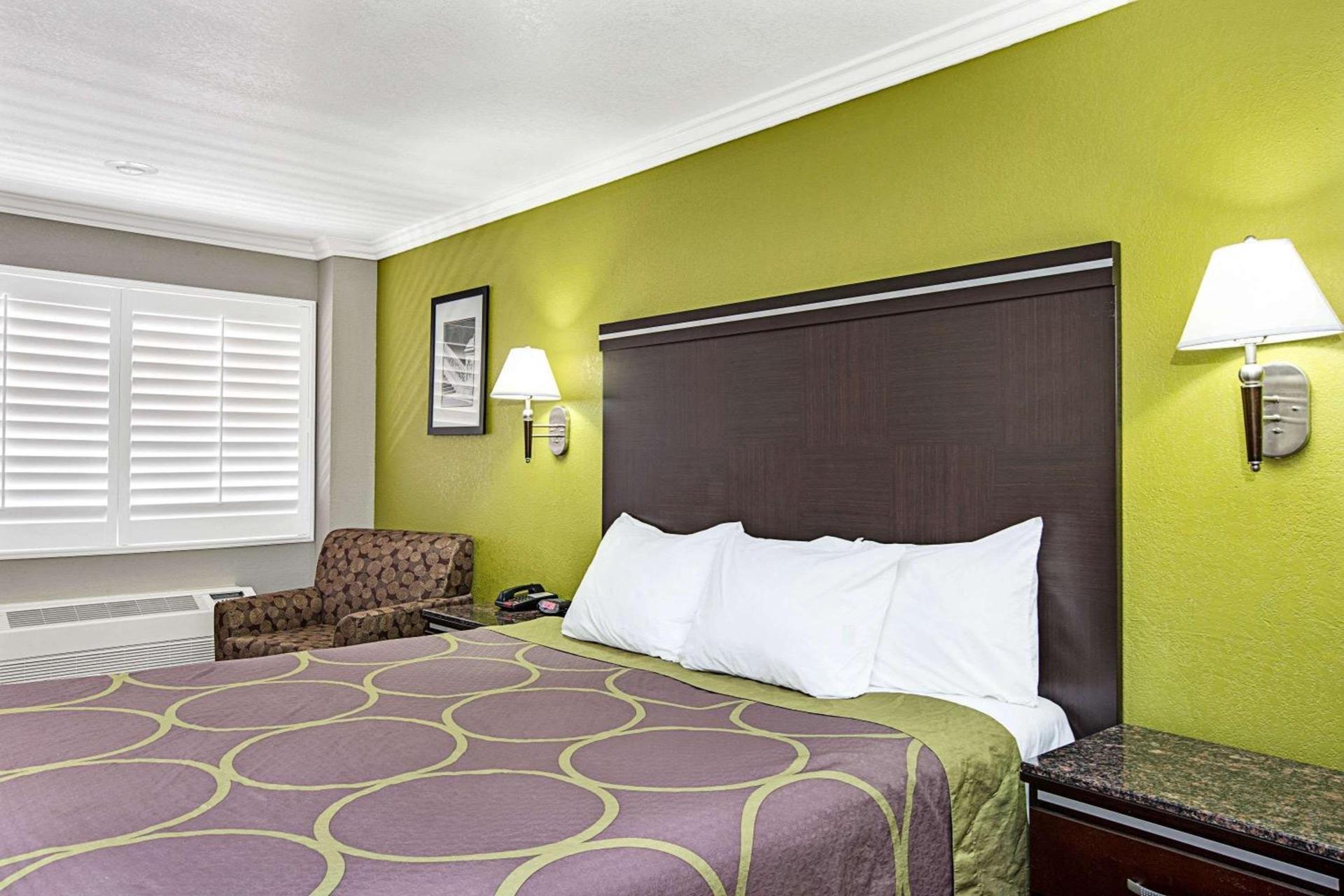 Super 8 by Wyndham Inglewood/LAX/LA Airport photo 12