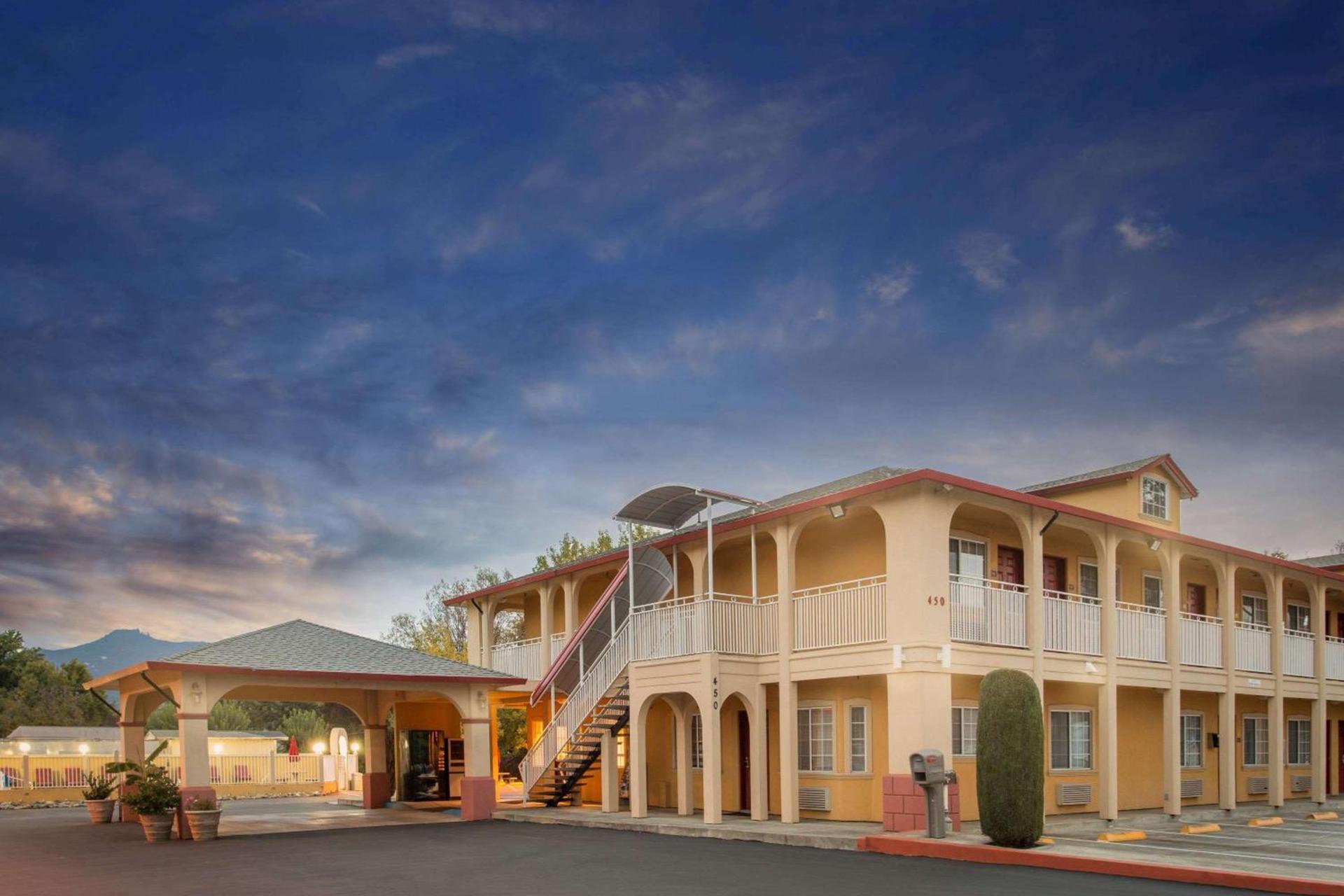 Upper Lake Inn & Suites — hotel in Upper Lake