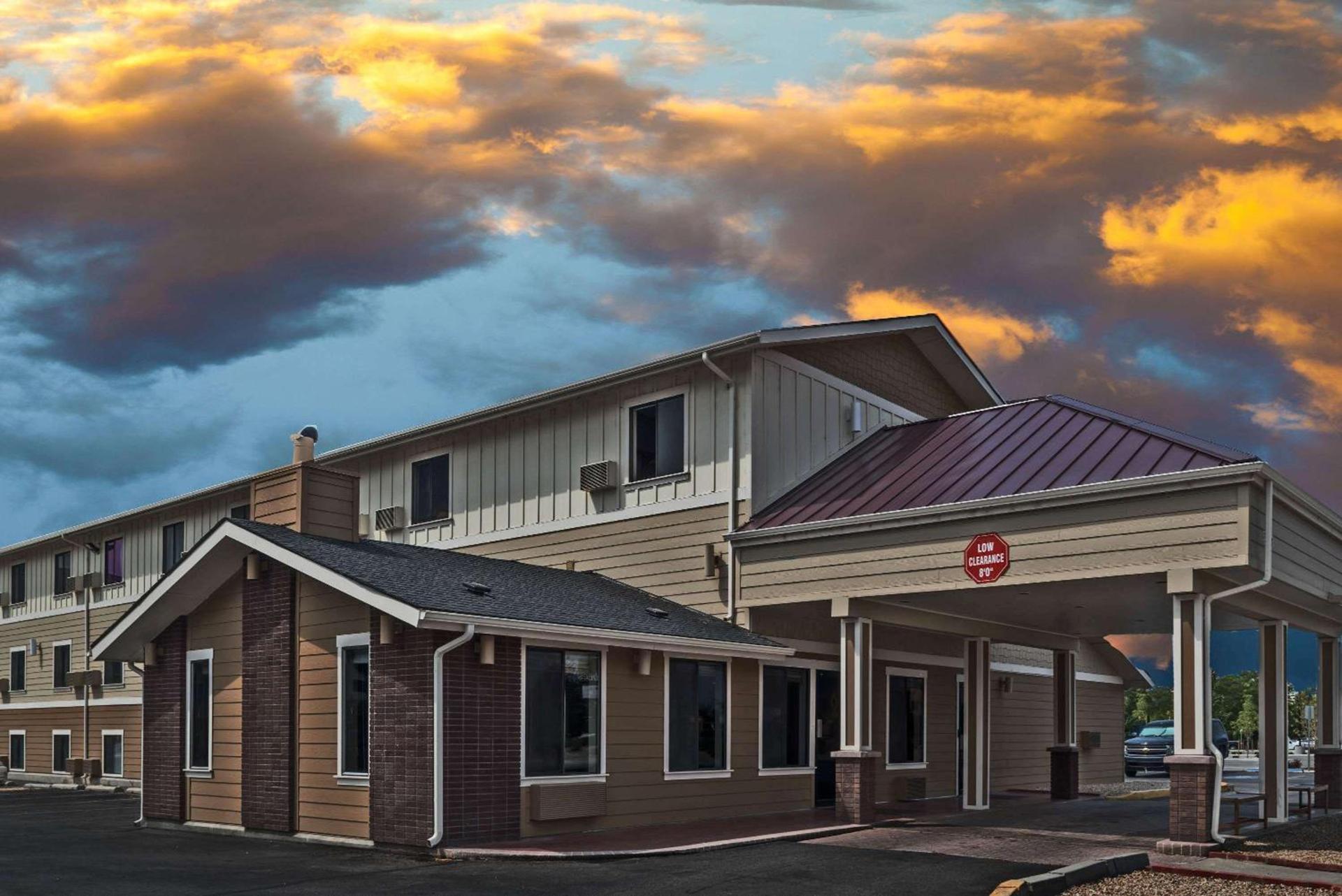 Super 8 by Wyndham Boise photo 3