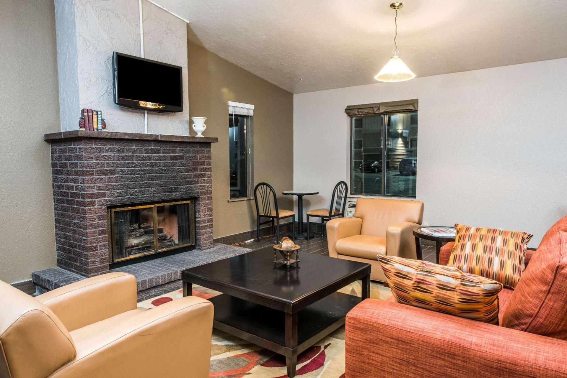 Super 8 by Wyndham Boise photo 4