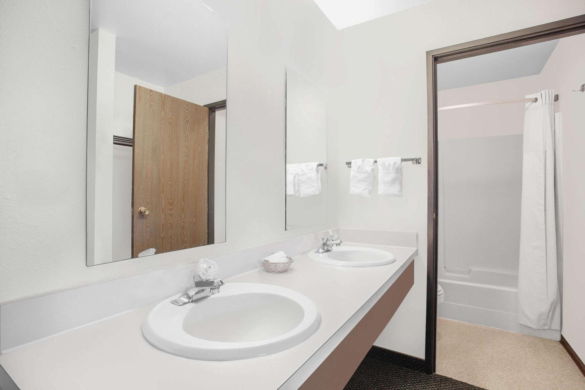 FairBridge Inn & Suites Moscow - Pullman photo 11