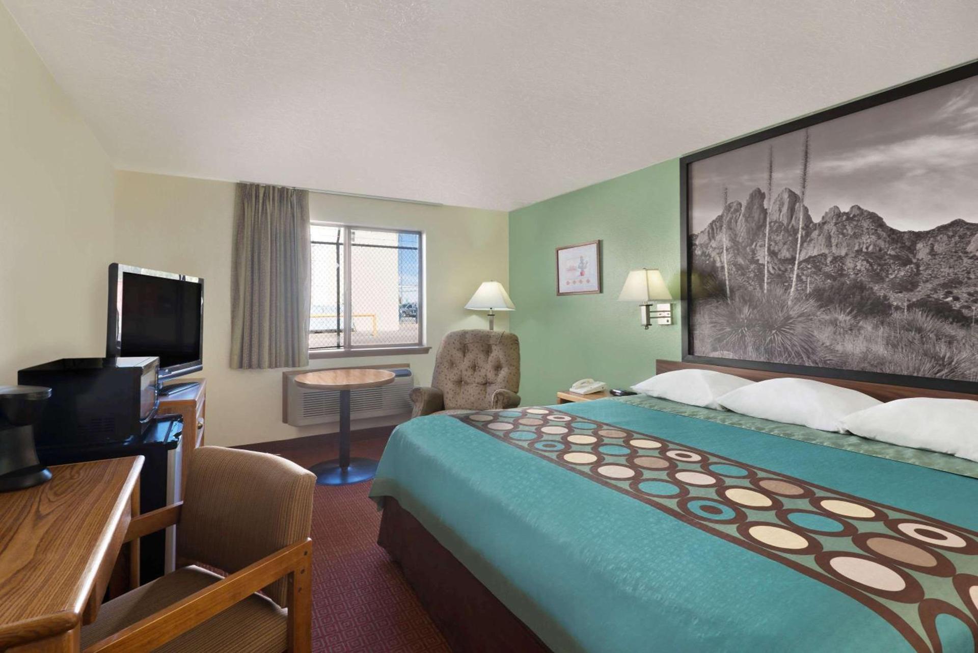 Super 8 by Wyndham Alamogordo - White Sands photo 10