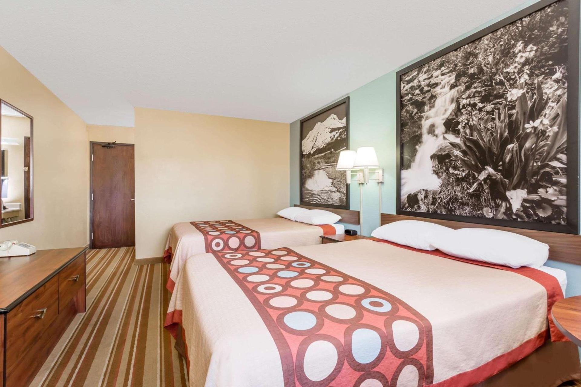 Super 8 by Wyndham Dillon/Breckenridge Area photo 11
