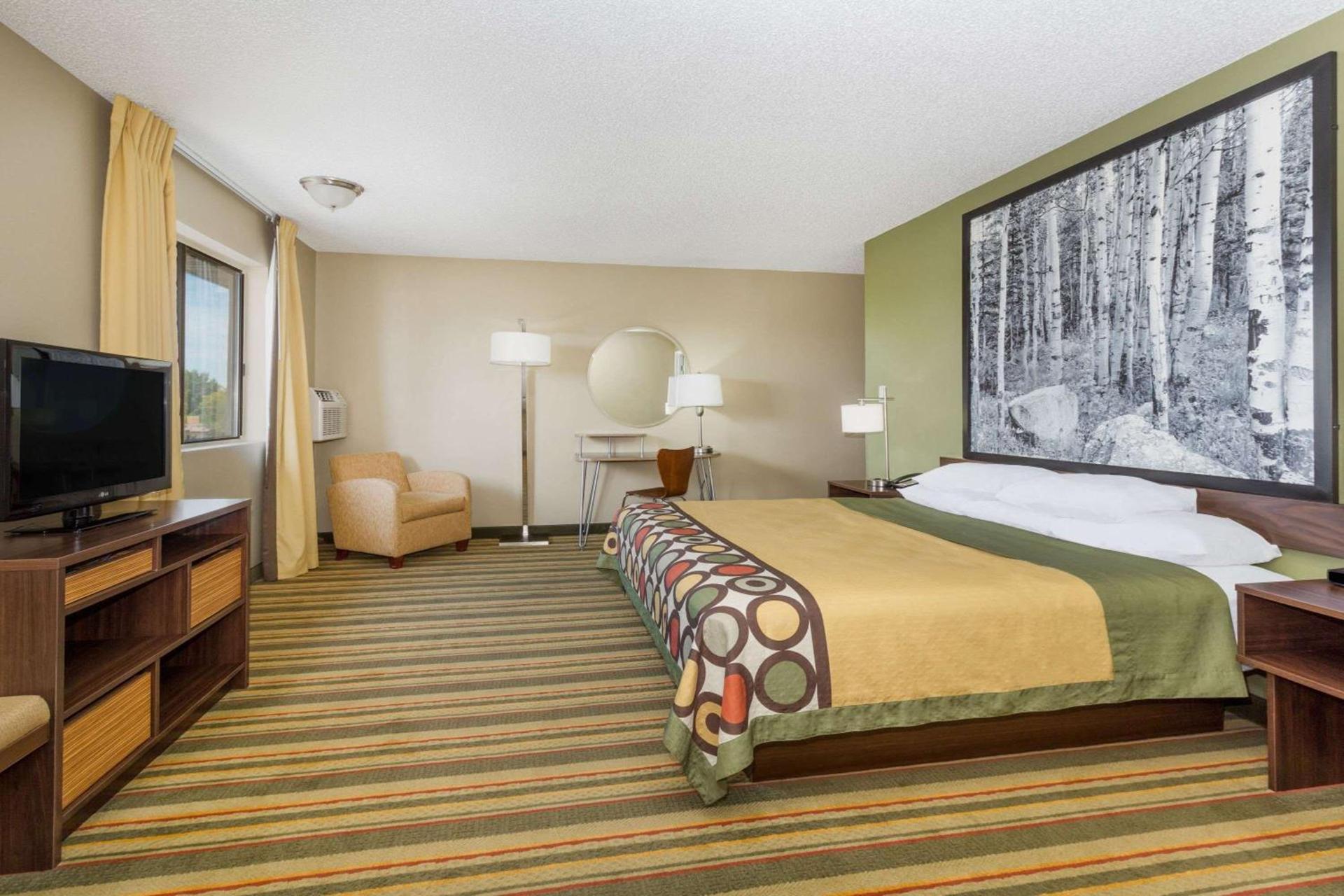 Super 8 by Wyndham Montrose photo 5