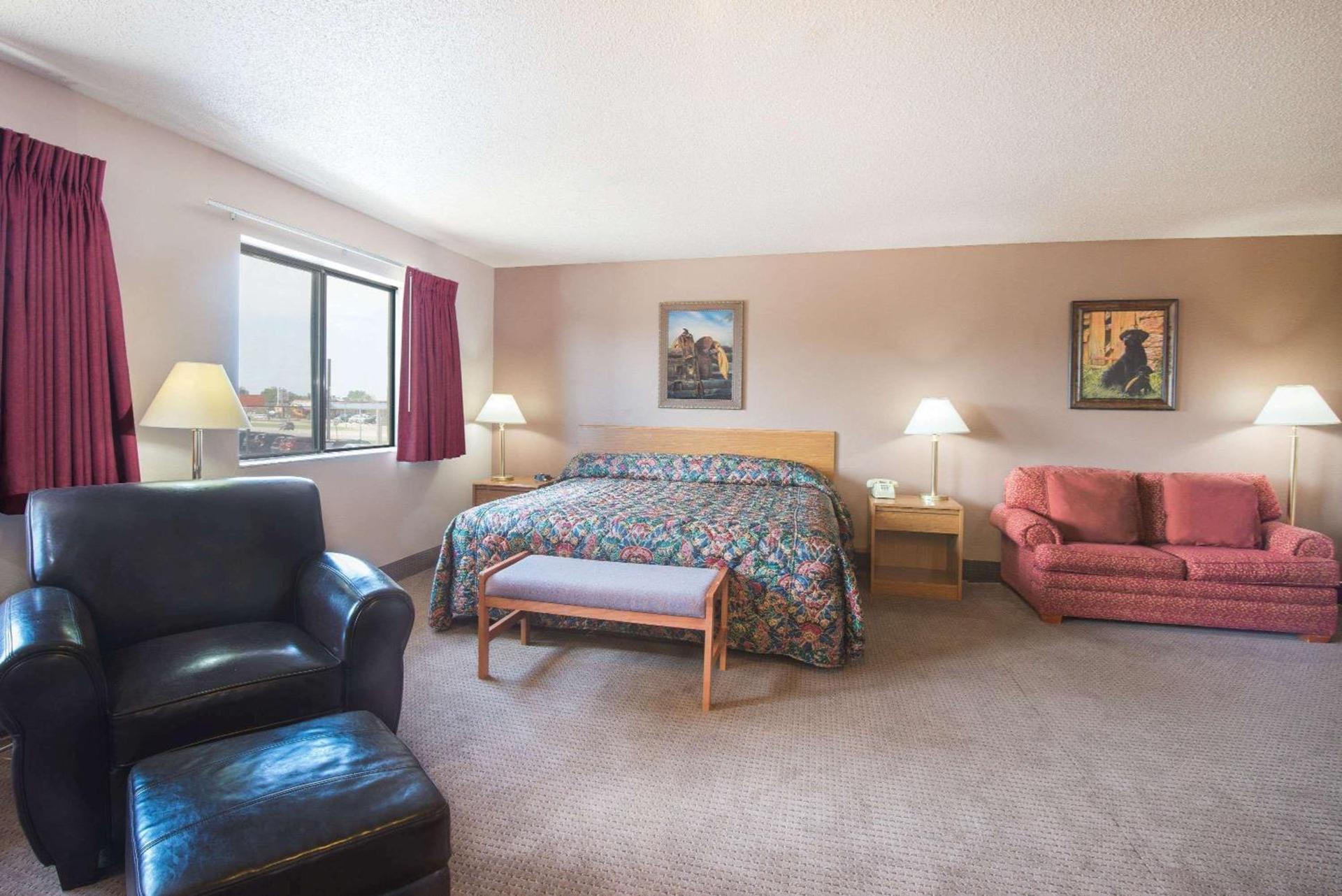 Super 8 by Wyndham Abilene KS photo 12
