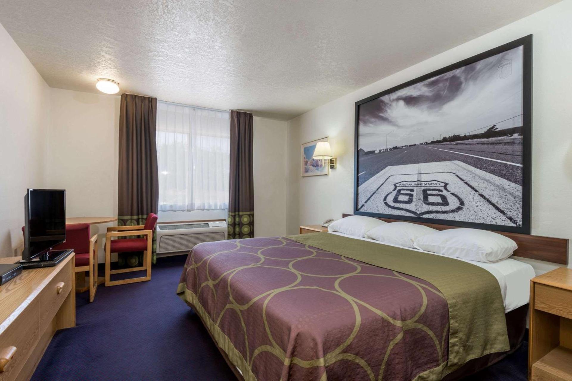 Super 8 by Wyndham Bernalillo photo 6