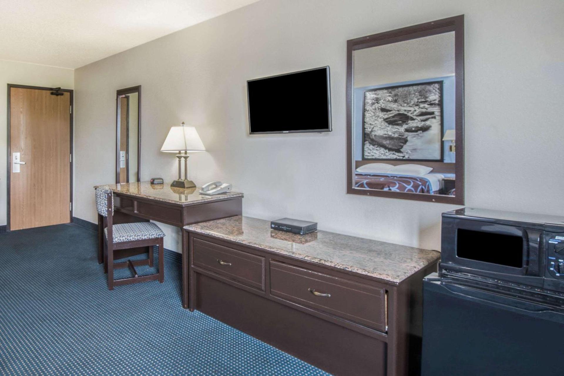 Super 8 by Wyndham New Castle photo 8