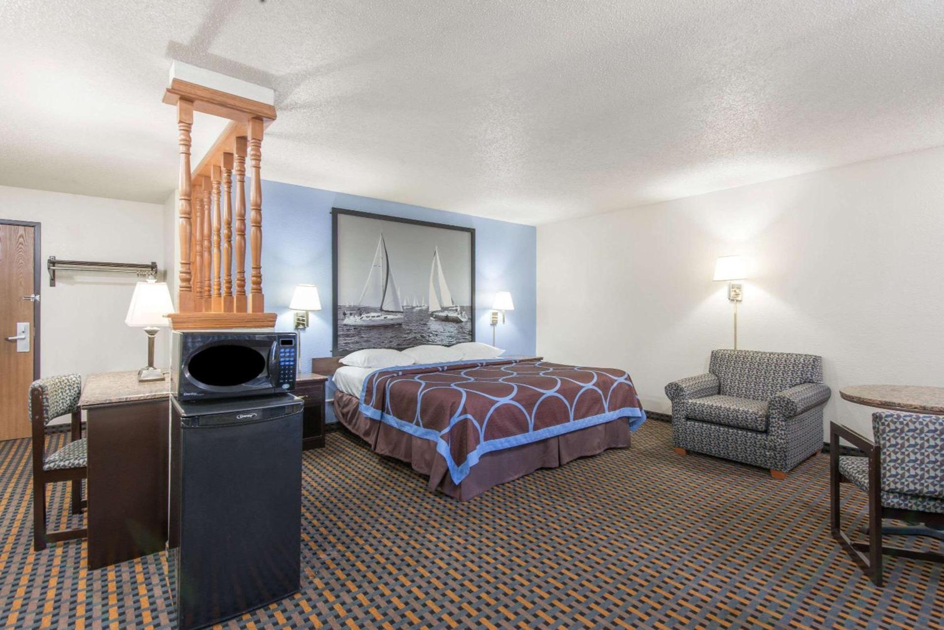 Super 8 by Wyndham New Castle photo 13