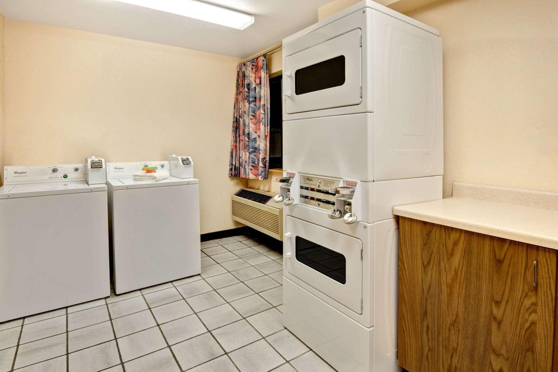 Garner Hotel Albuquerque West by IHG photo 15