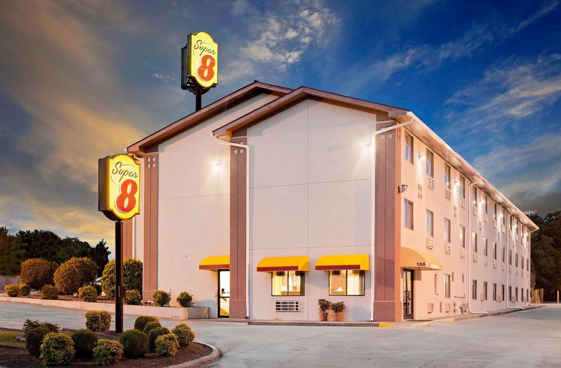 Super 8 by Wyndham Johnson City photo 26