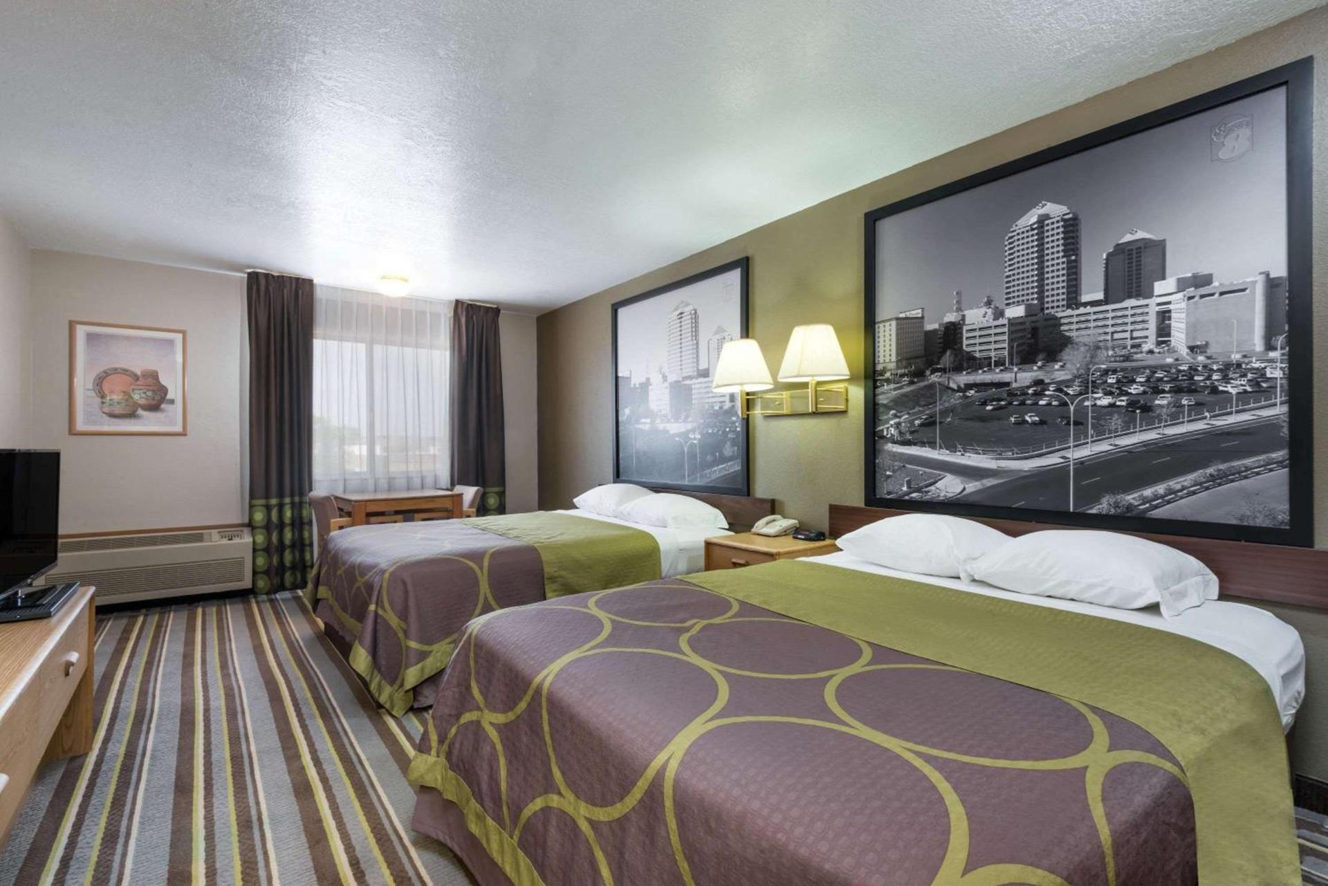 Super 8 by Wyndham Bernalillo photo 10