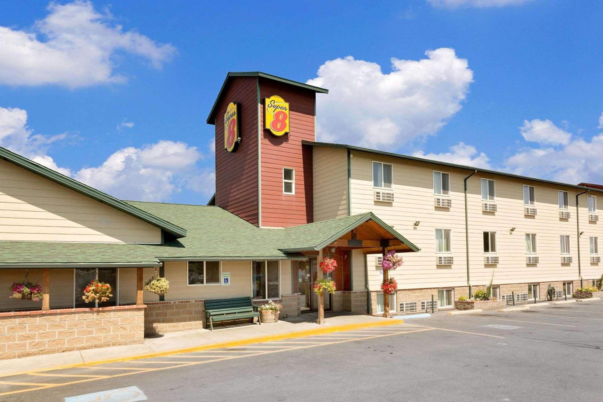 Super 8 by Wyndham Belgrade/Bozeman Airport — hotel in Belgrade