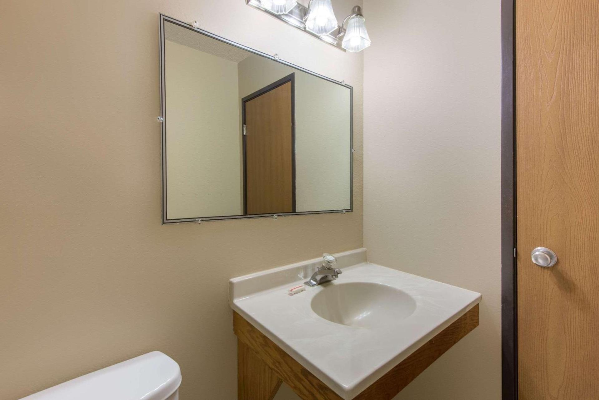 Super 8 by Wyndham Youngstown/Austintown photo 9