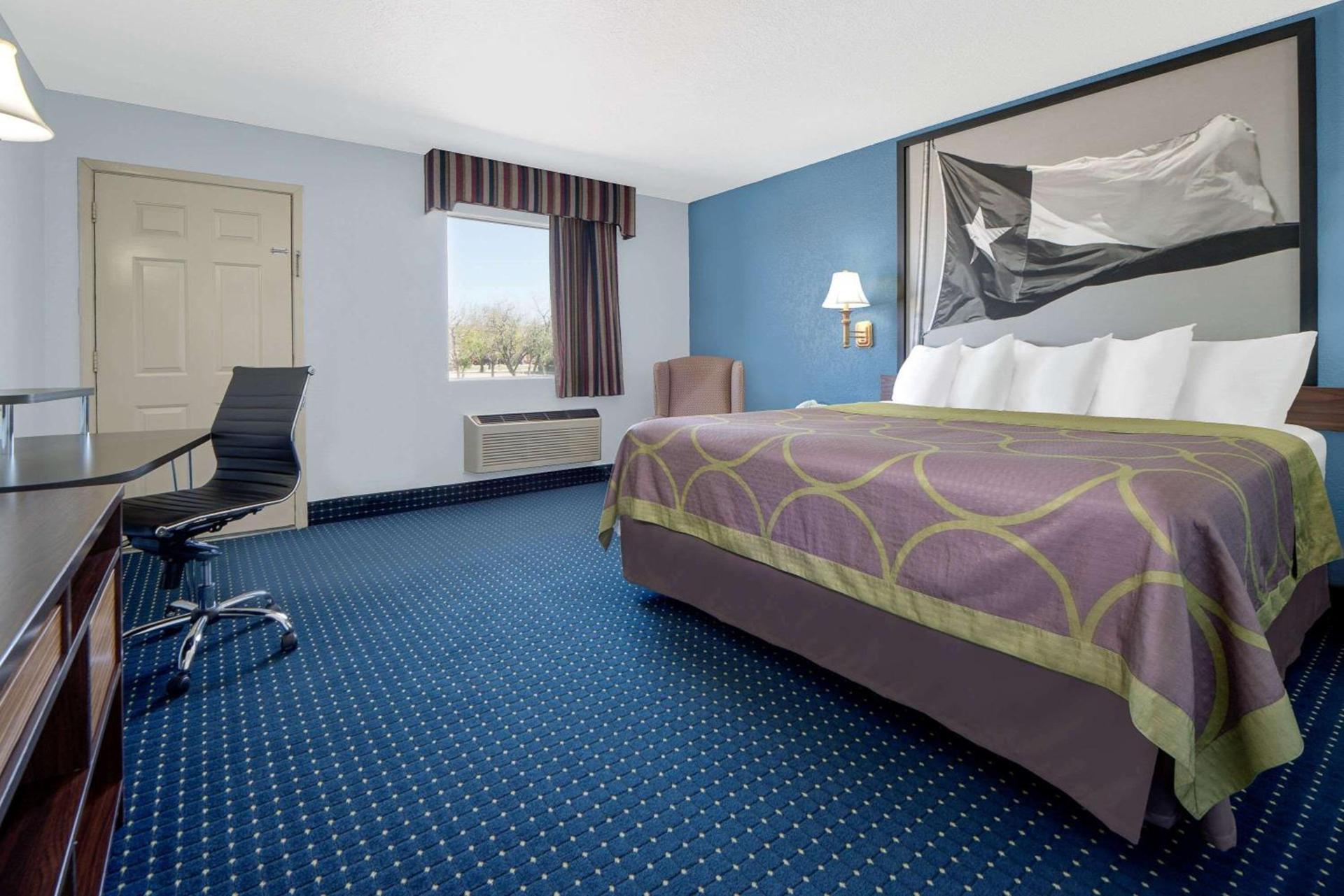 Super 8 by Wyndham Dumas TX photo 3