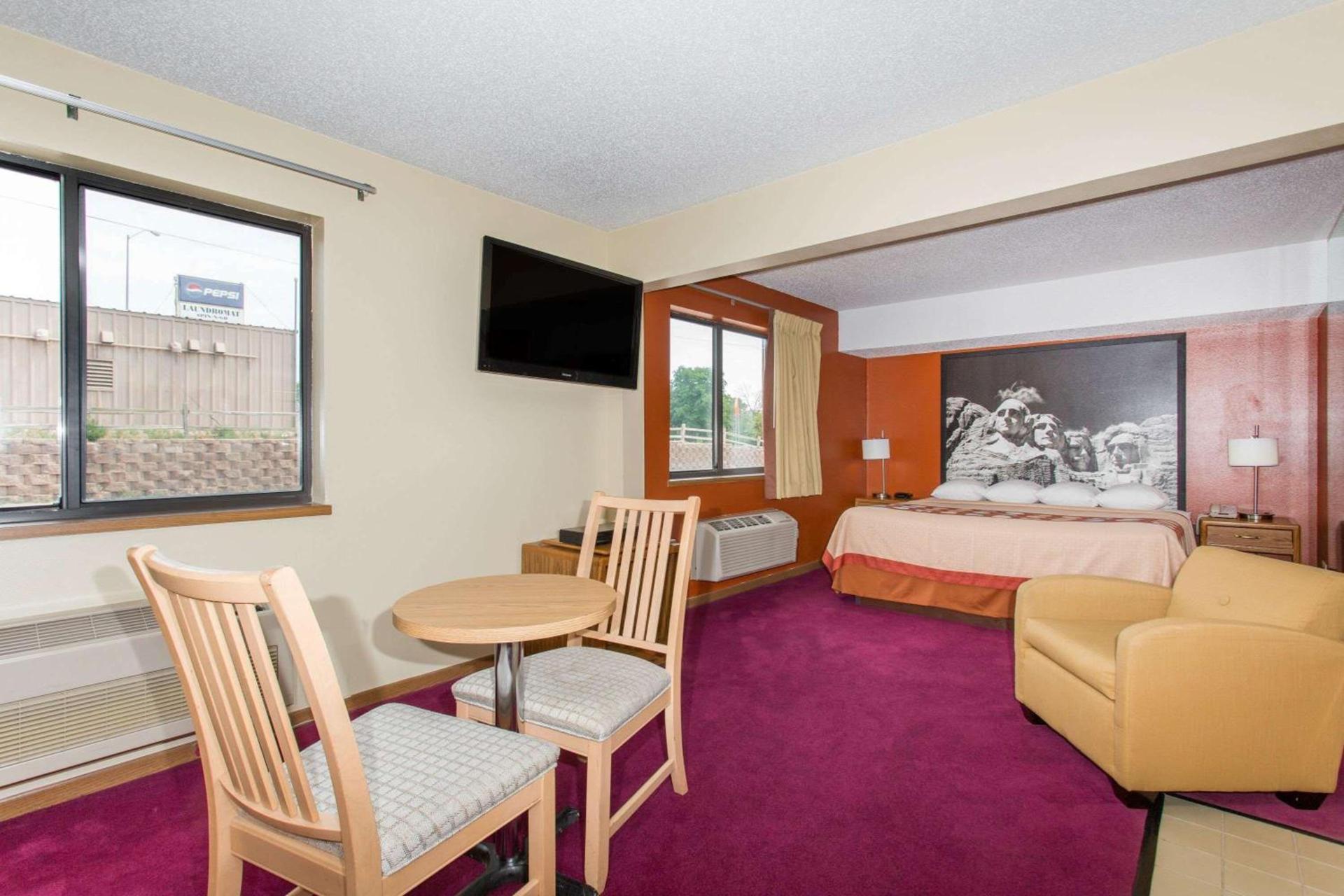 Super 8 by Wyndham Chadron NE photo 12