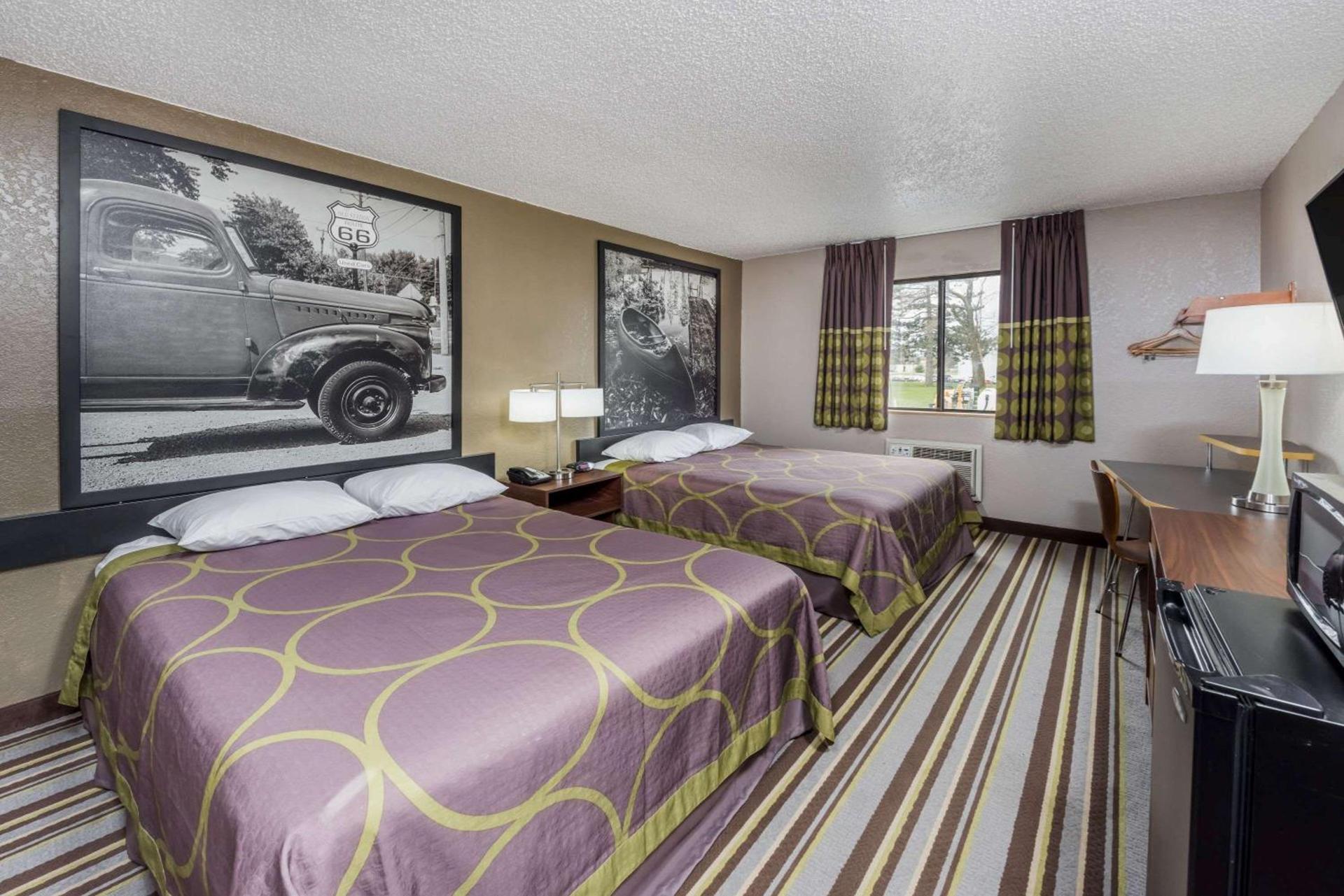 Super 8 by Wyndham Bloomington Normal photo 15
