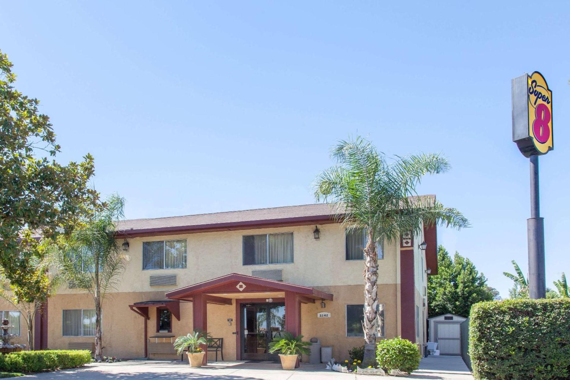 Super 8 by Wyndham Selma/Fresno Area photo 2