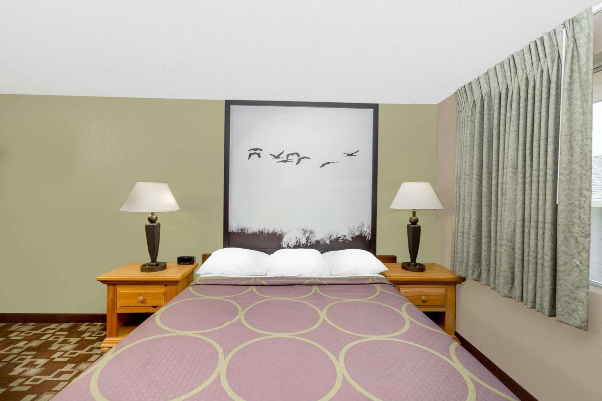 Super 8 by Wyndham Kearney photo 9