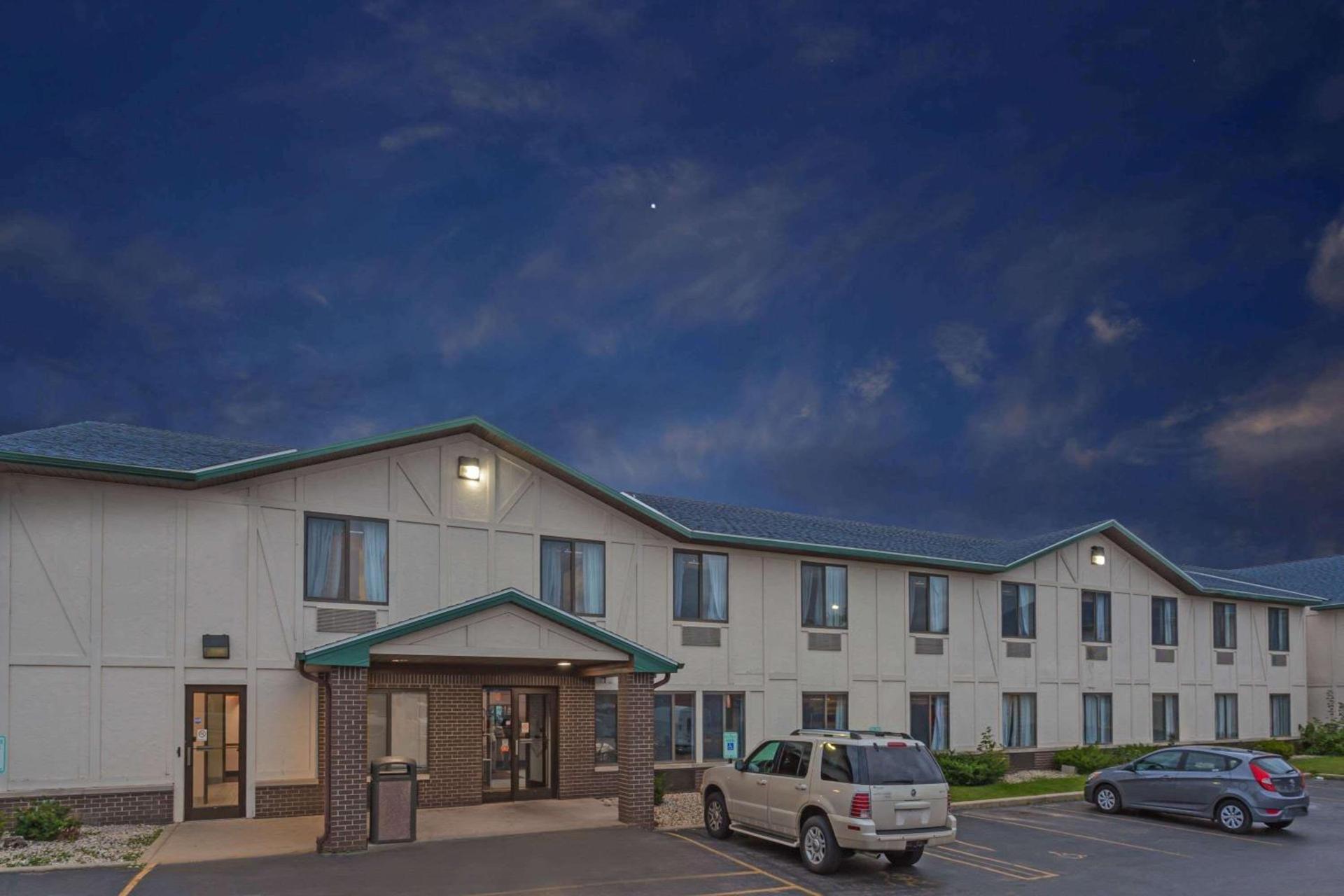 Delavan Inn and Suites — hotel in Delavan