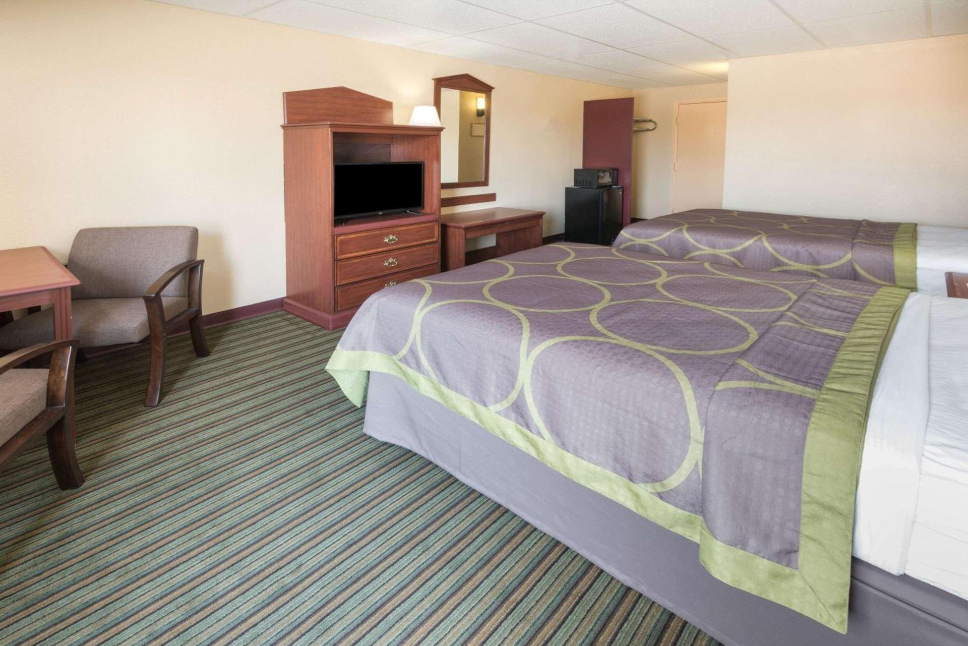 Super 8 by Wyndham Columbus photo 11