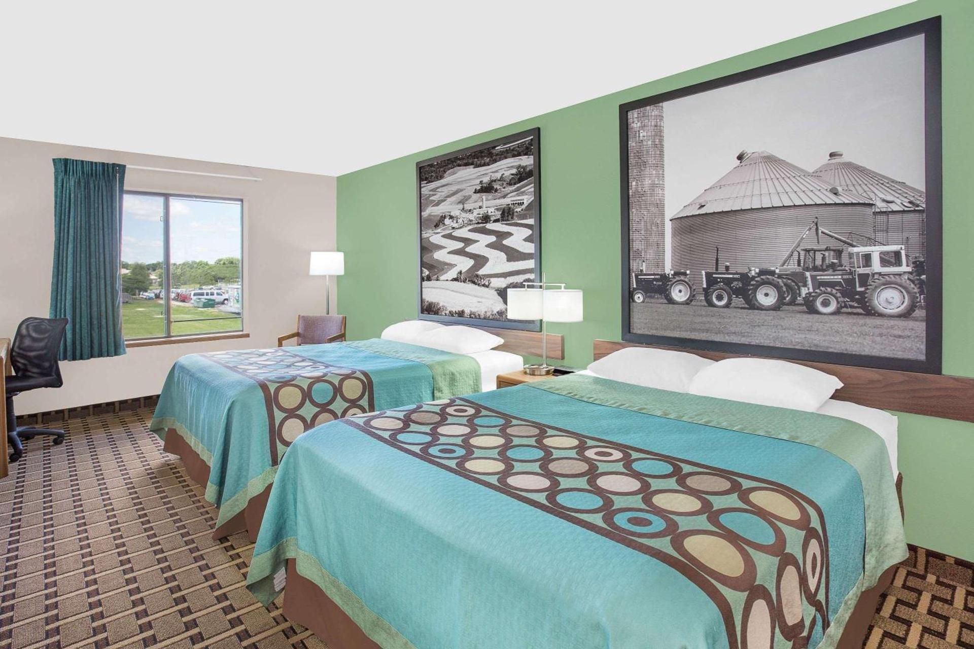 Super 8 by Wyndham Beaver Dam photo 8