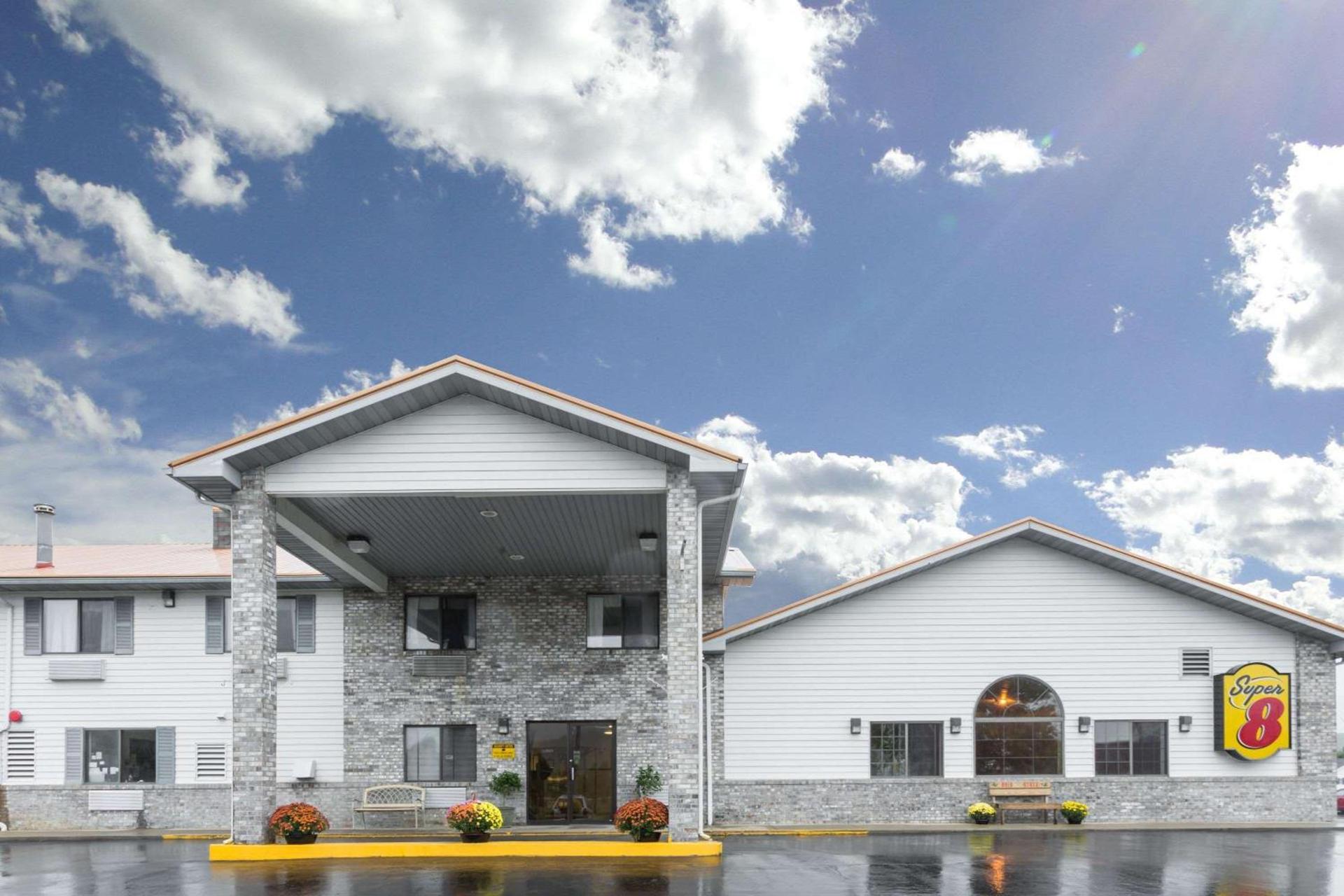 Super 8 by Wyndham Gallipolis Pt Pleasant Area — hotel in Gallipolis