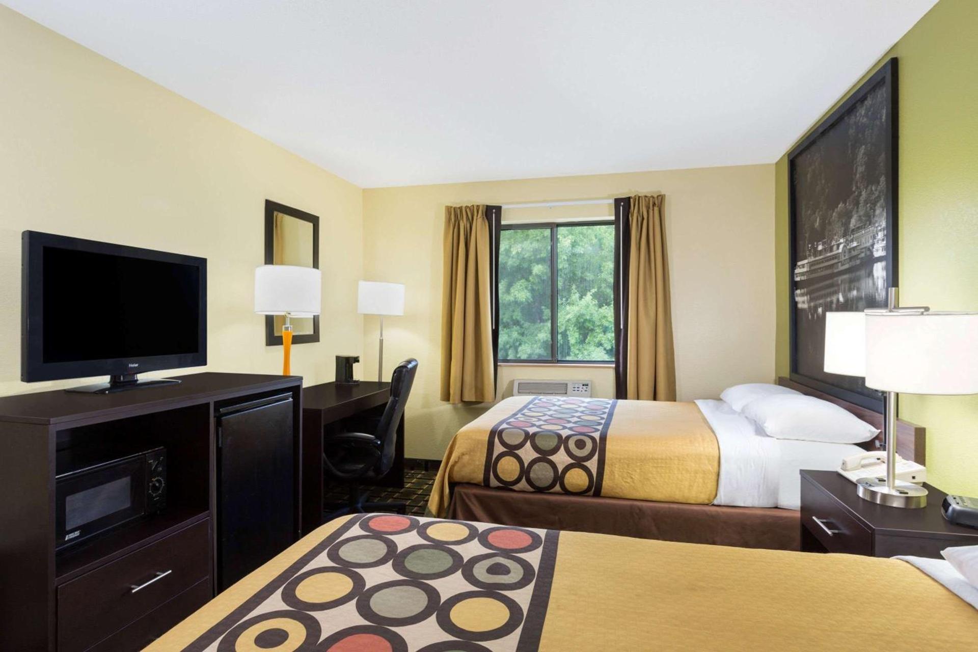 Super 8 by Wyndham Marietta photo 17