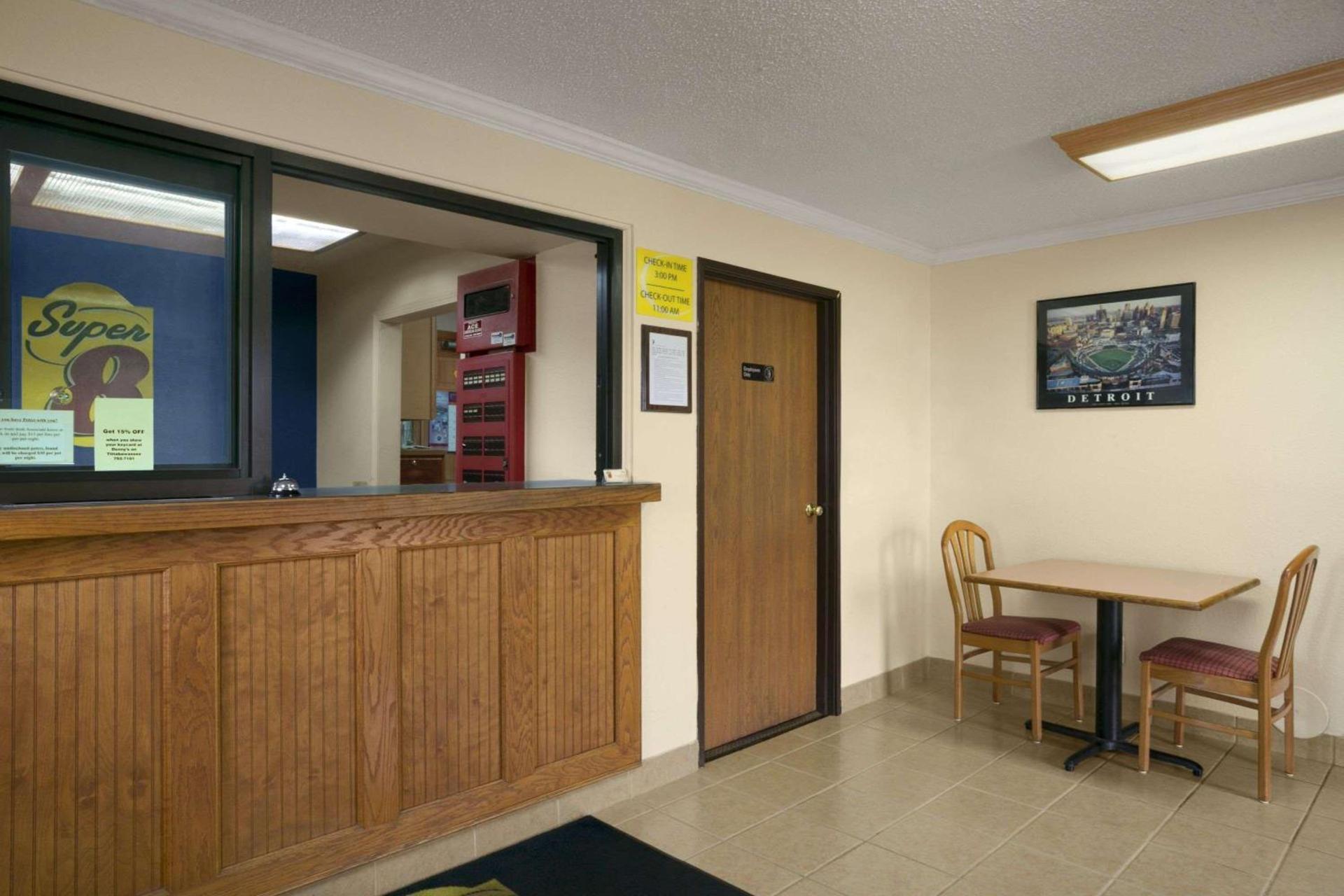 Super 8 by Wyndham Saginaw photo 39