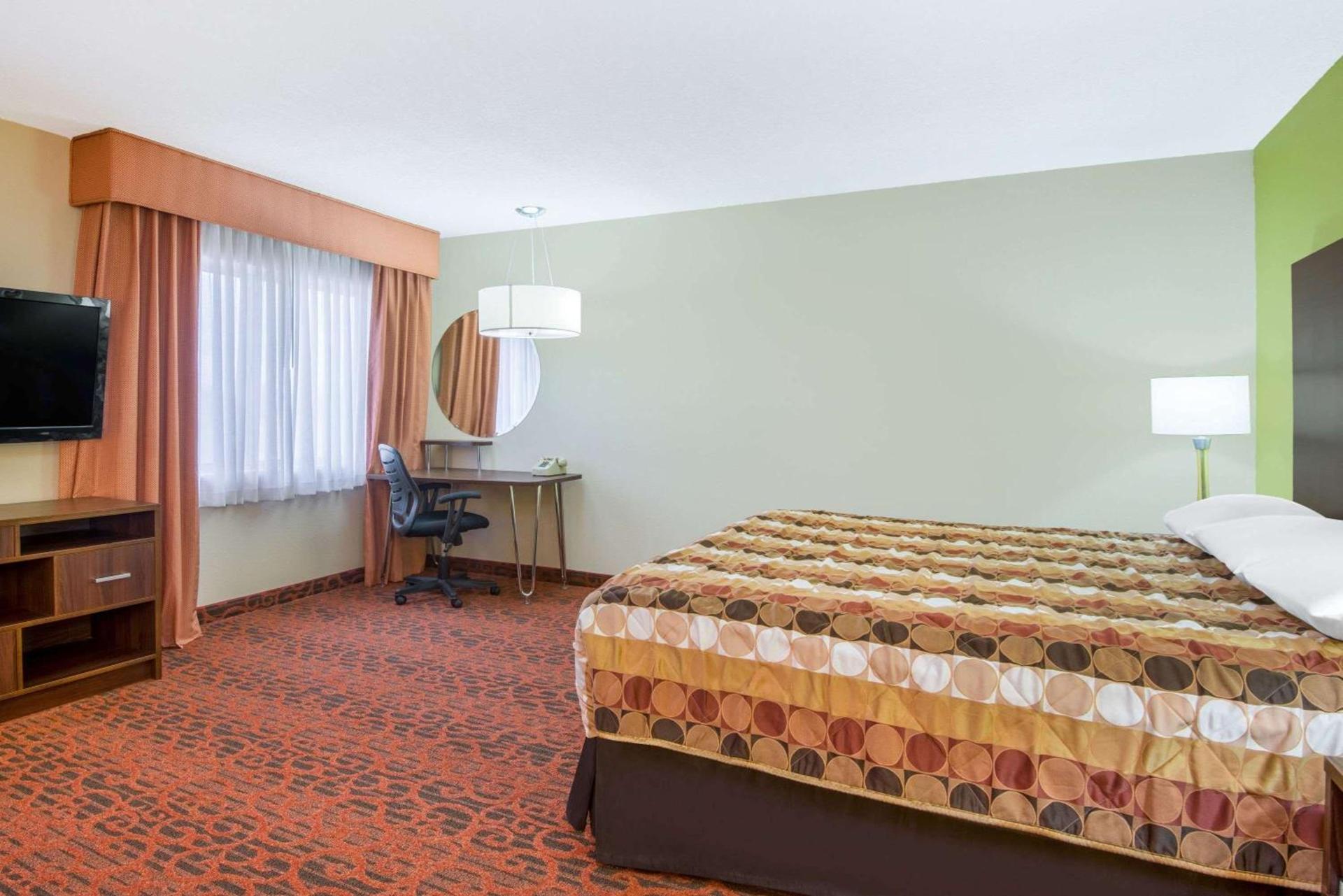 Super 8 by Wyndham Portales photo 12