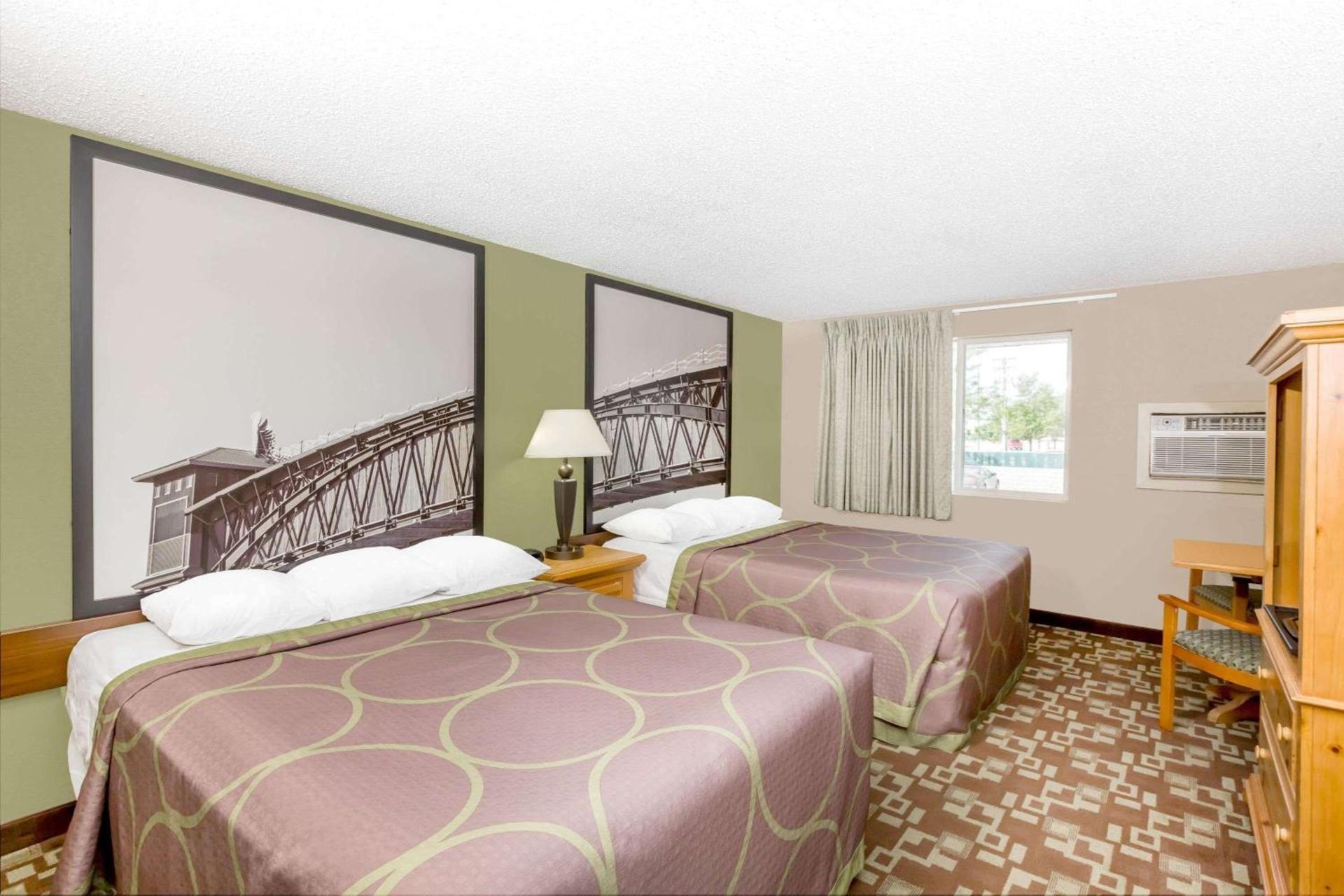 Super 8 by Wyndham Kearney photo 8