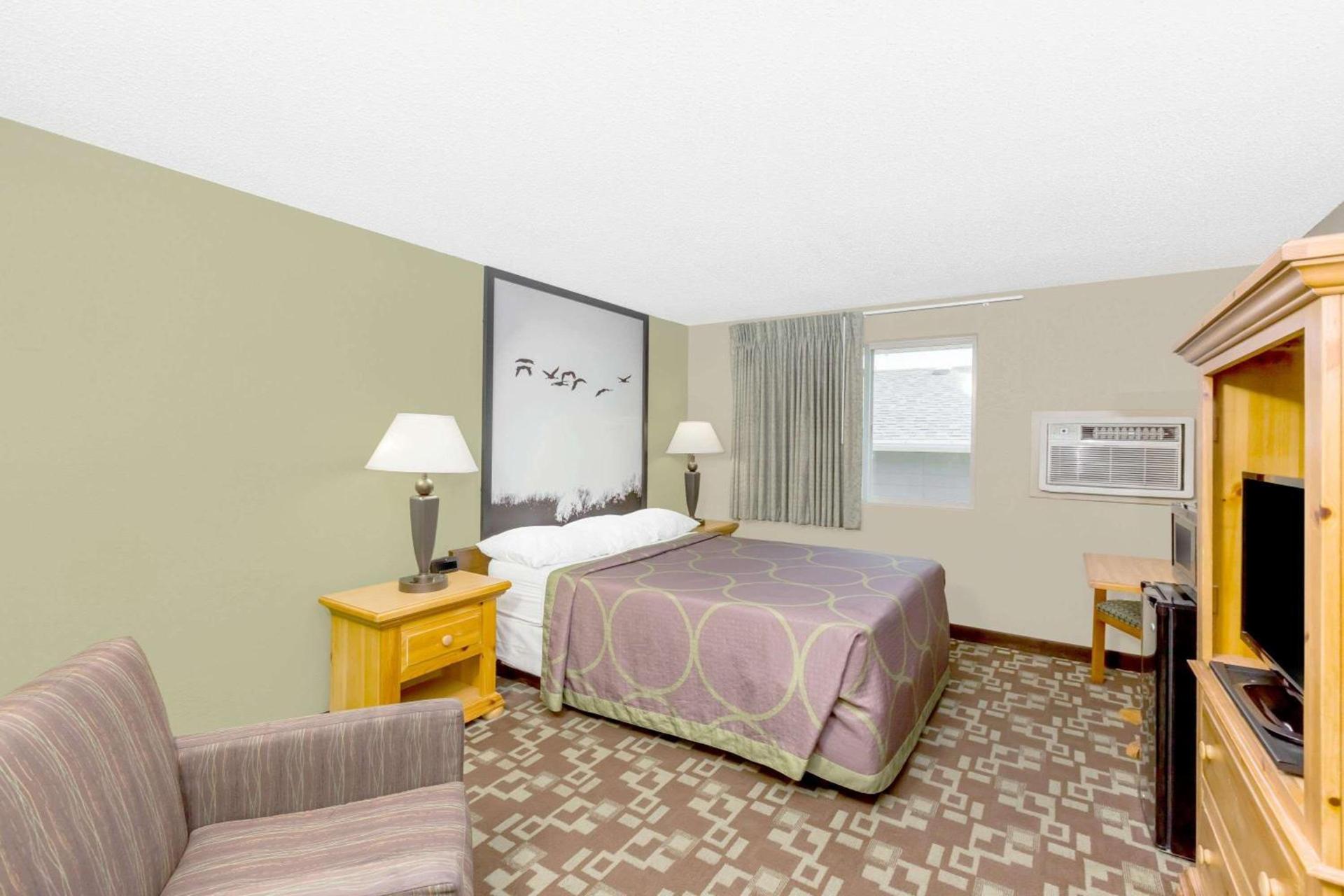 Super 8 by Wyndham Kearney photo 10
