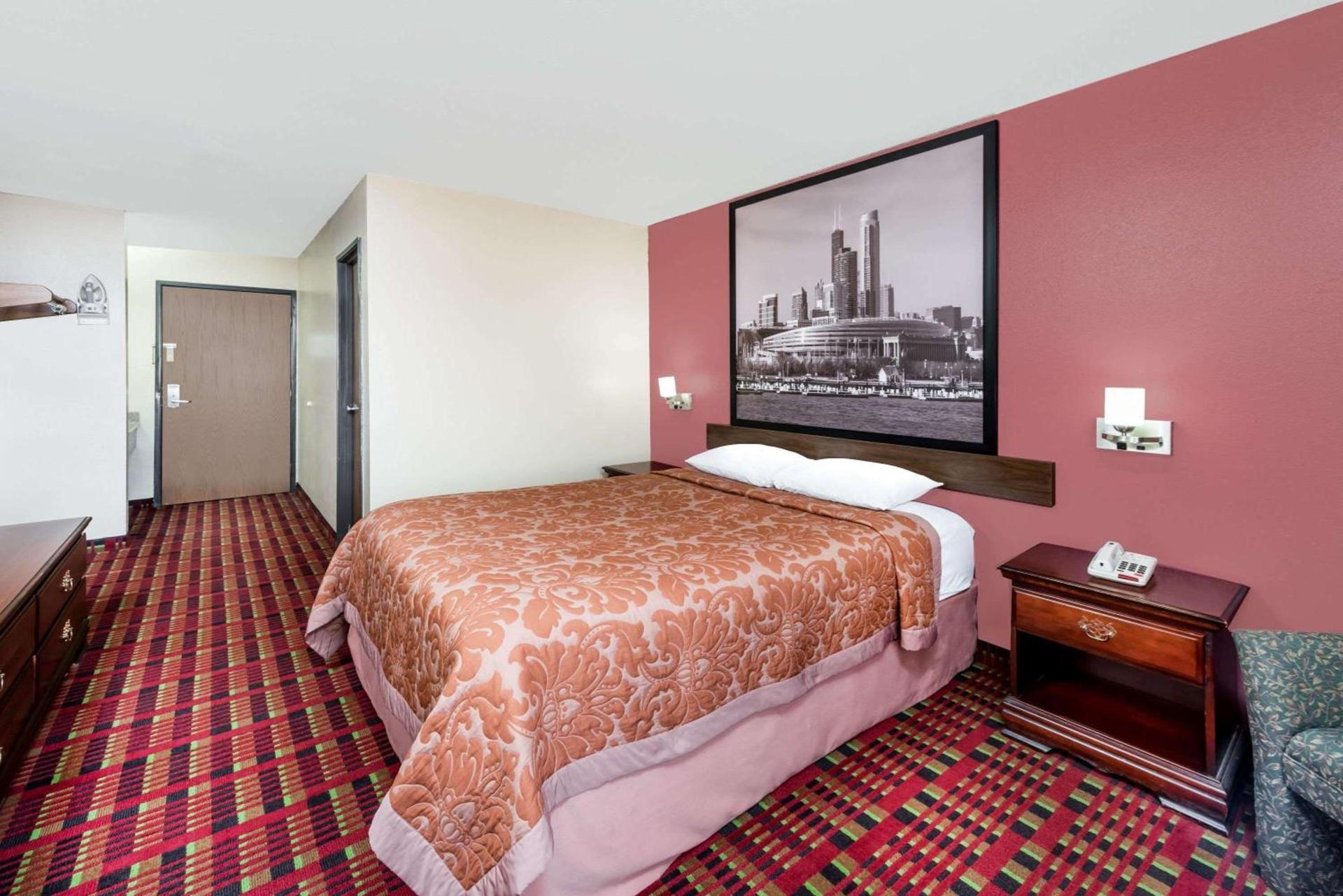 Super 8 by Wyndham Paris IL photo 8